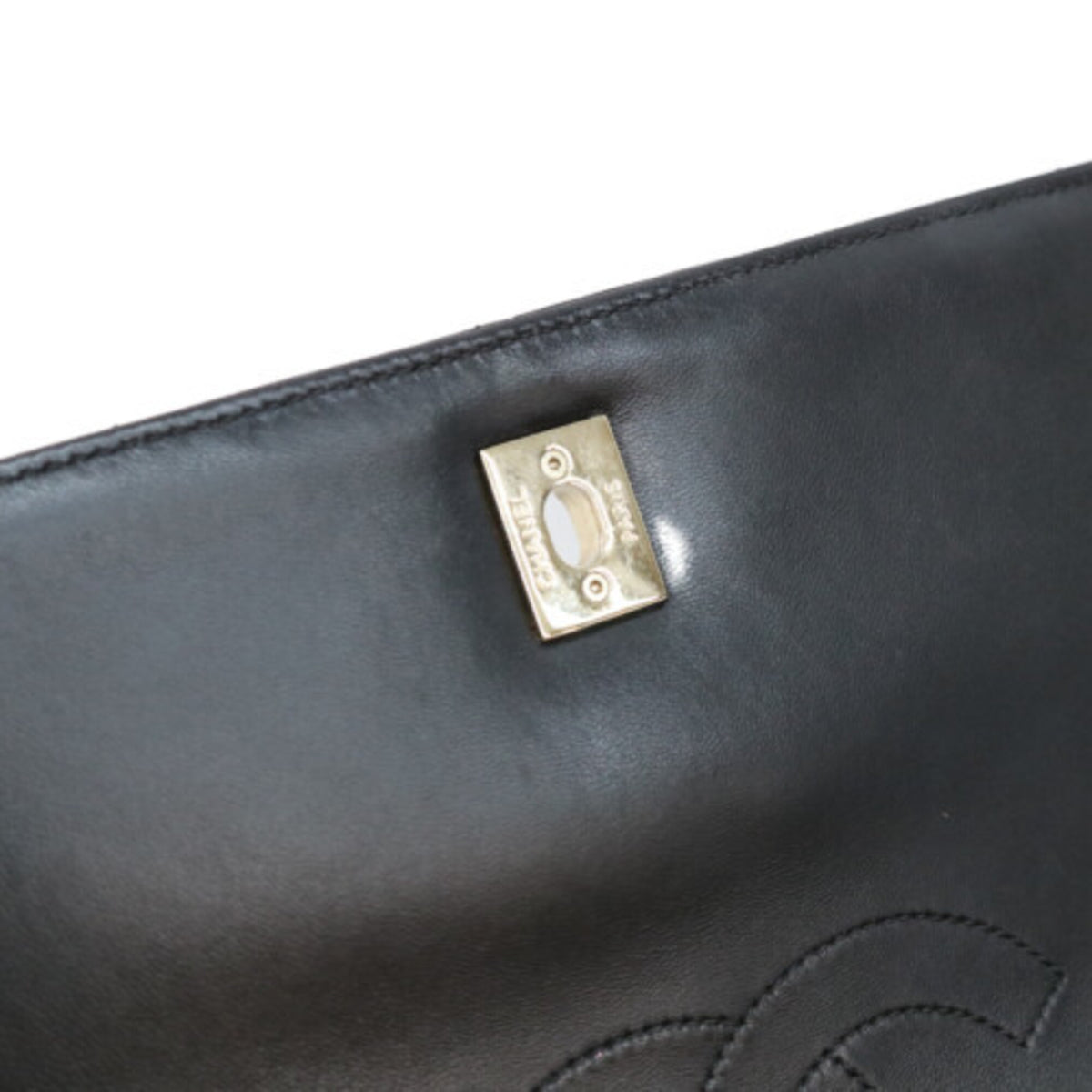 Chanel Black Leather Shoulder Bag (Pre-Owned)