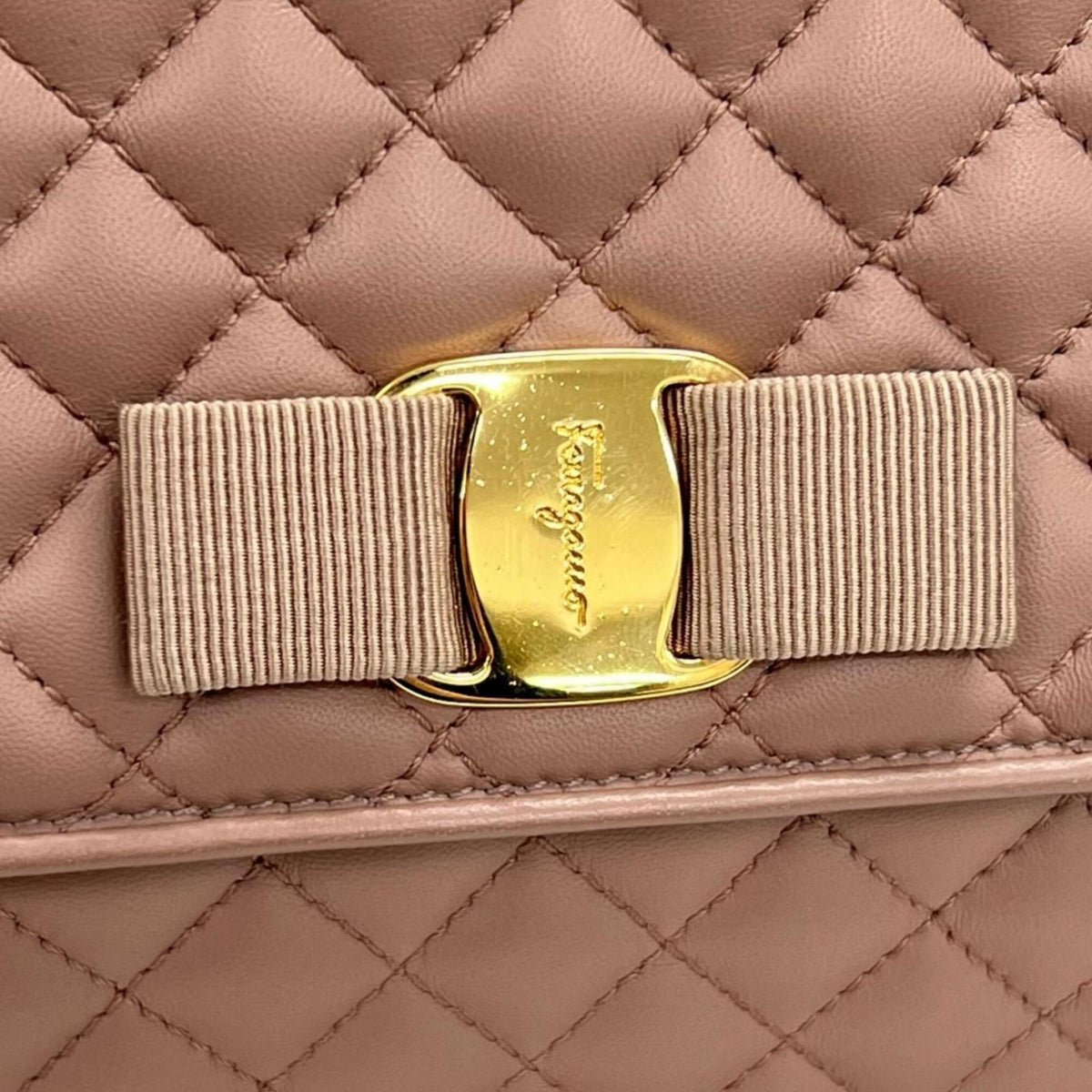 Salvatore Ferragamo Pink Leather Shoulder Bag (Pre-Owned)