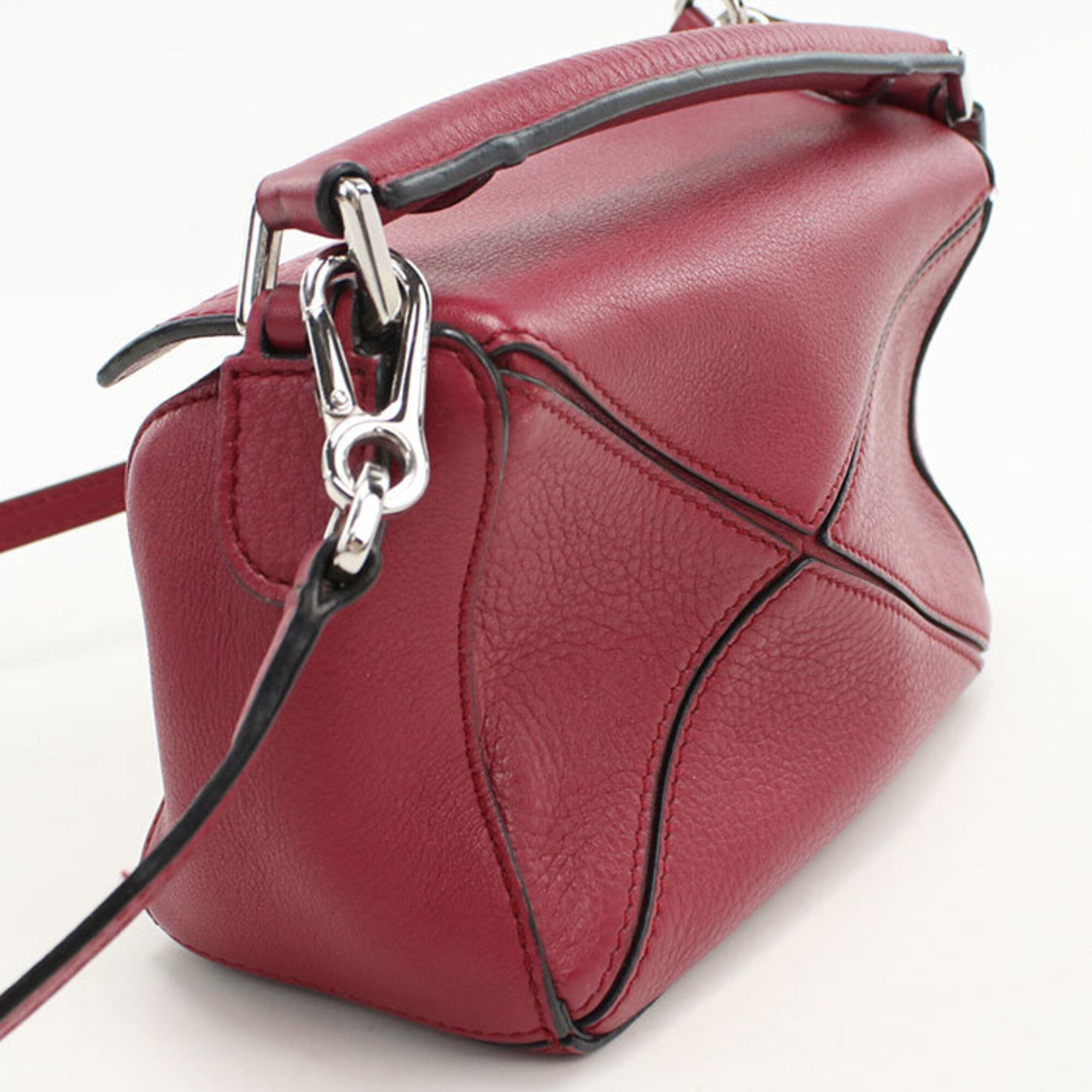 Loewe Red Color Leather Shoulder Bag (Pre-Owned)