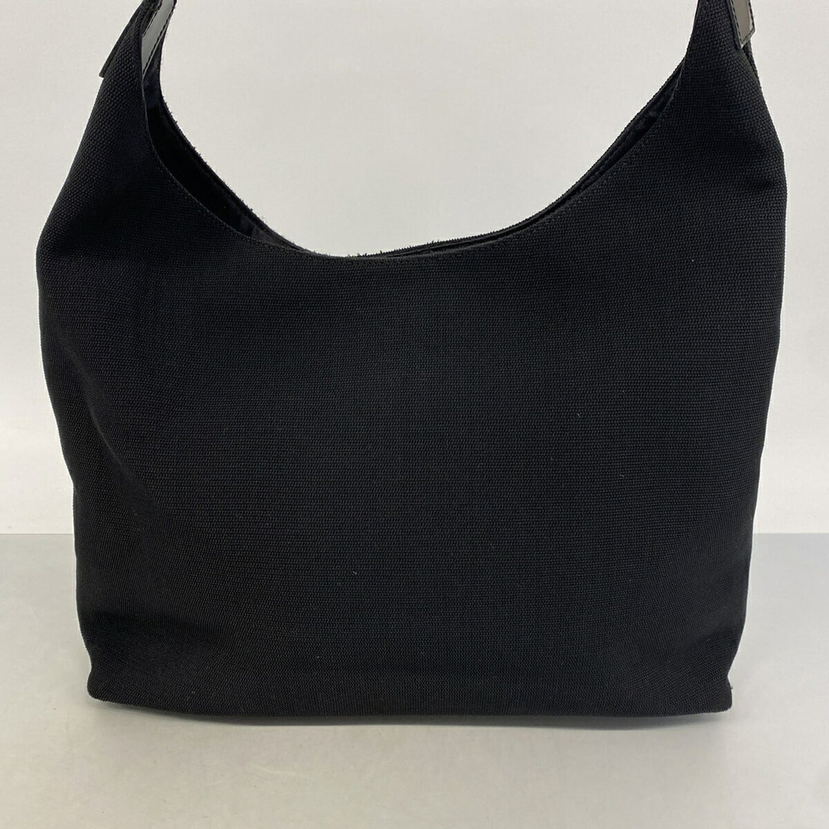 Gucci Black Canvas Shoulder Bag (Pre-Owned)