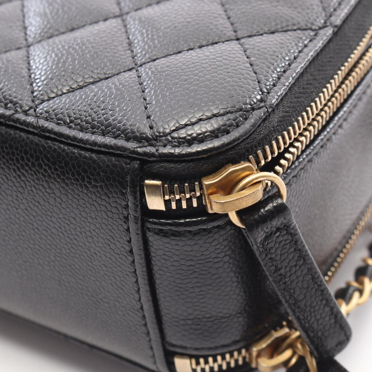 Chanel Matelasse Black Grained Calfskin Handbag Shoulder Bag Vanity Bag (Pre-Owned)