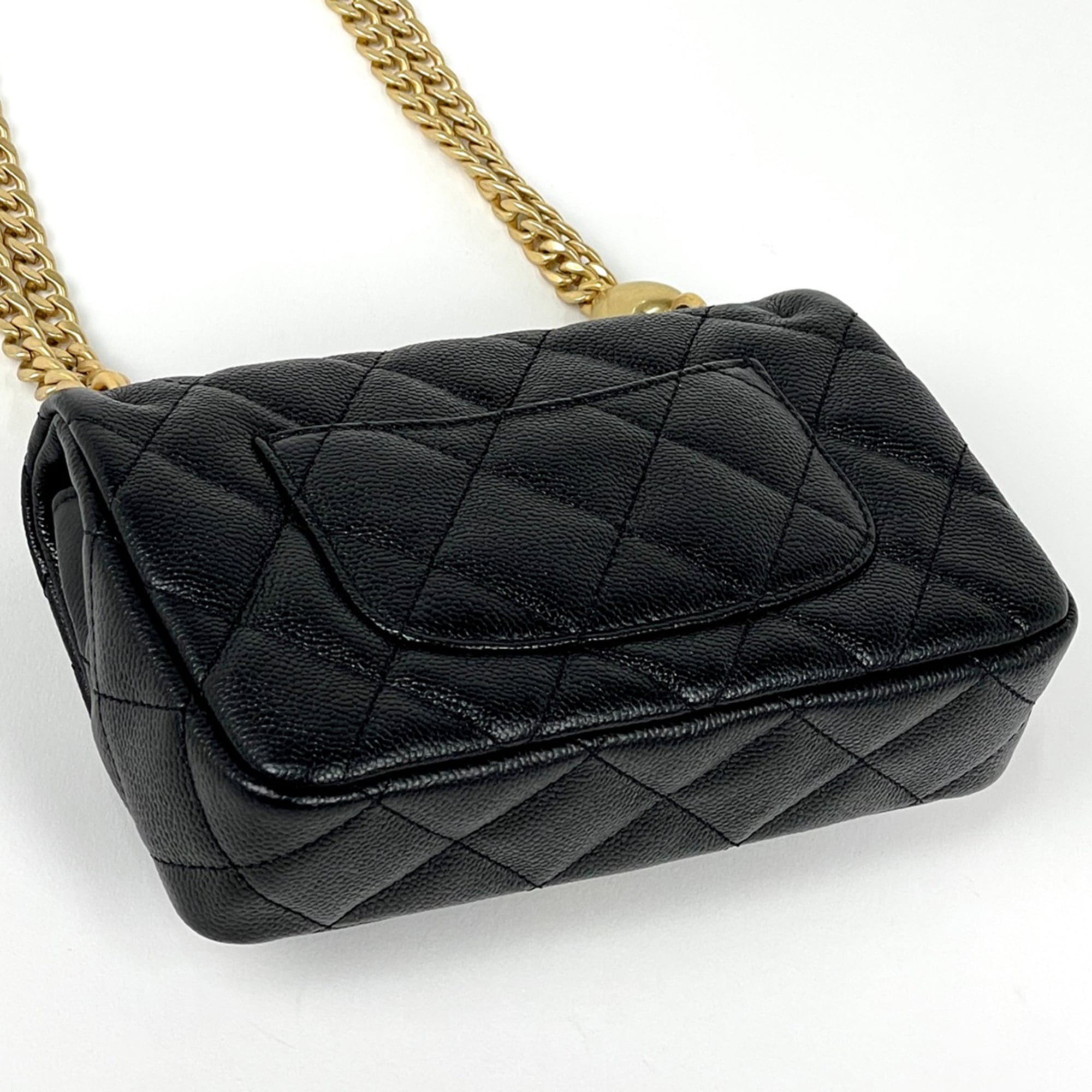 Chanel Matelasse Black Grained Calfskin Shoulder Bag (Pre-Owned)
