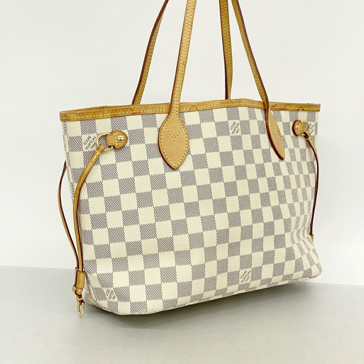 Louis Vuitton White Tote Bag (Pre-Owned)