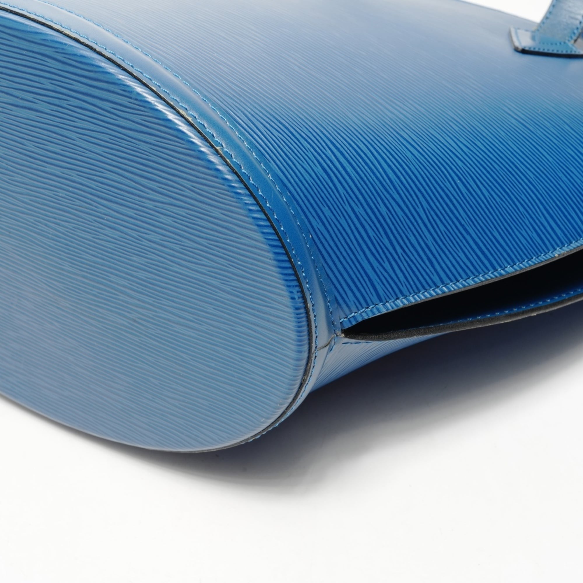 Louis Vuitton Blue Epi Leather Shoulder Bag (Pre-Owned)