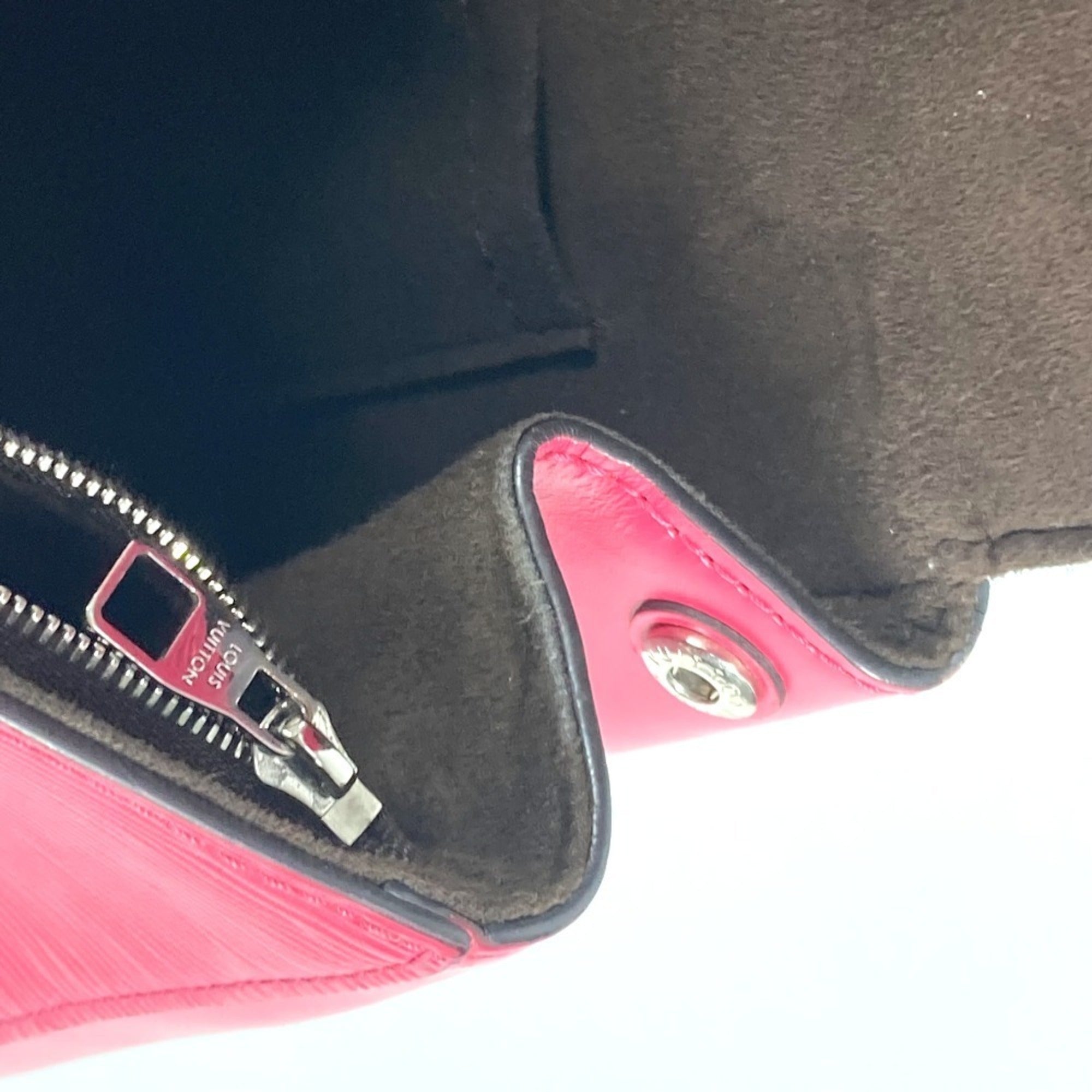 Louis Vuitton Epi Hot Pink Epi Leather Handbag Shoulder Bag (Pre-Owned)