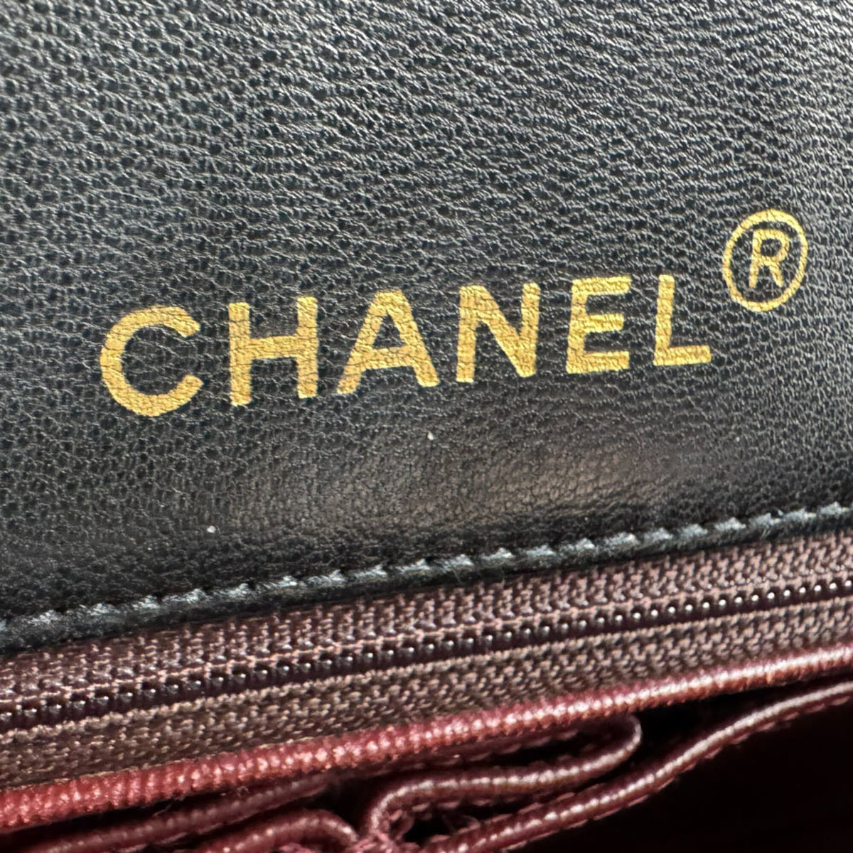 Chanel Black Leather Shoulder Bag (Pre-Owned)
