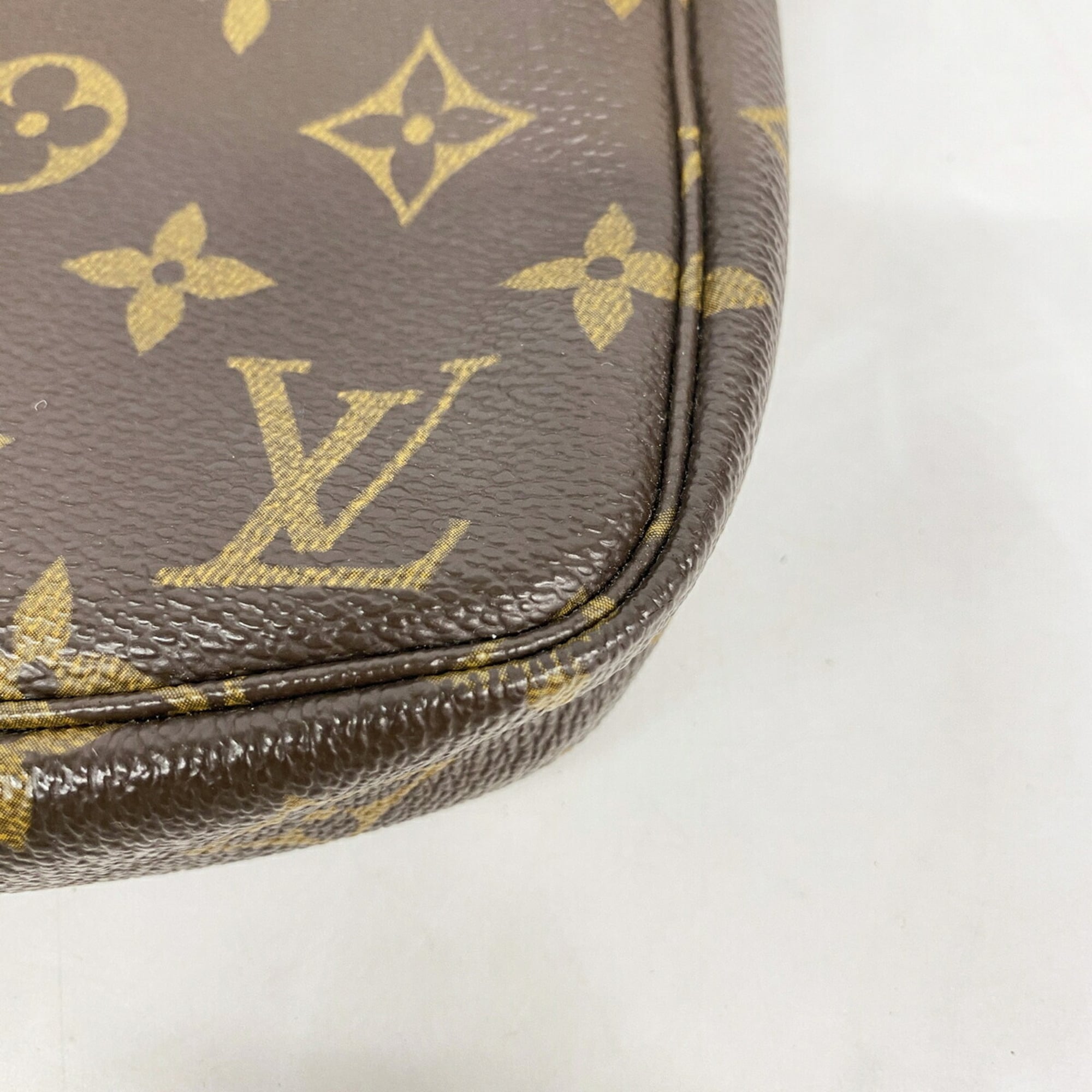 Louis Vuitton Brown Pouch (Pre-Owned)