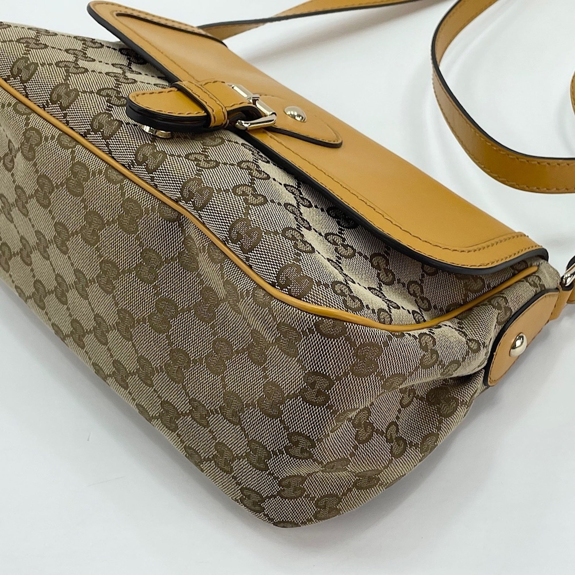Gucci Sukey Yellow Shoulder Bag (Pre-Owned)