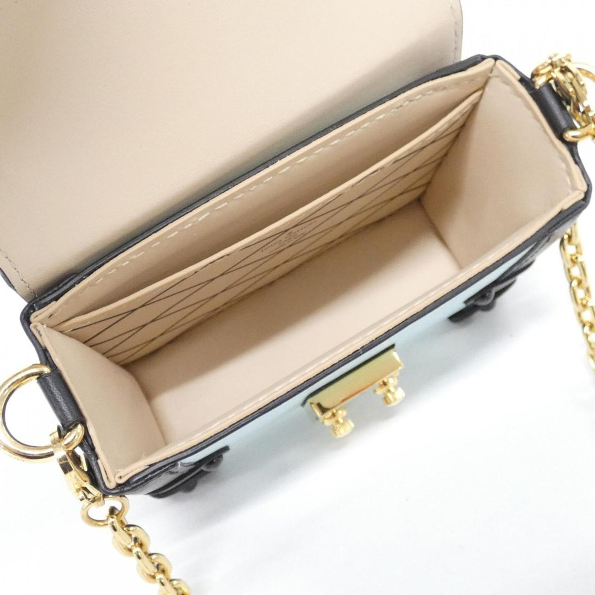 Louis Vuitton Turquoise Leather Shoulder Bag (Pre-Owned)
