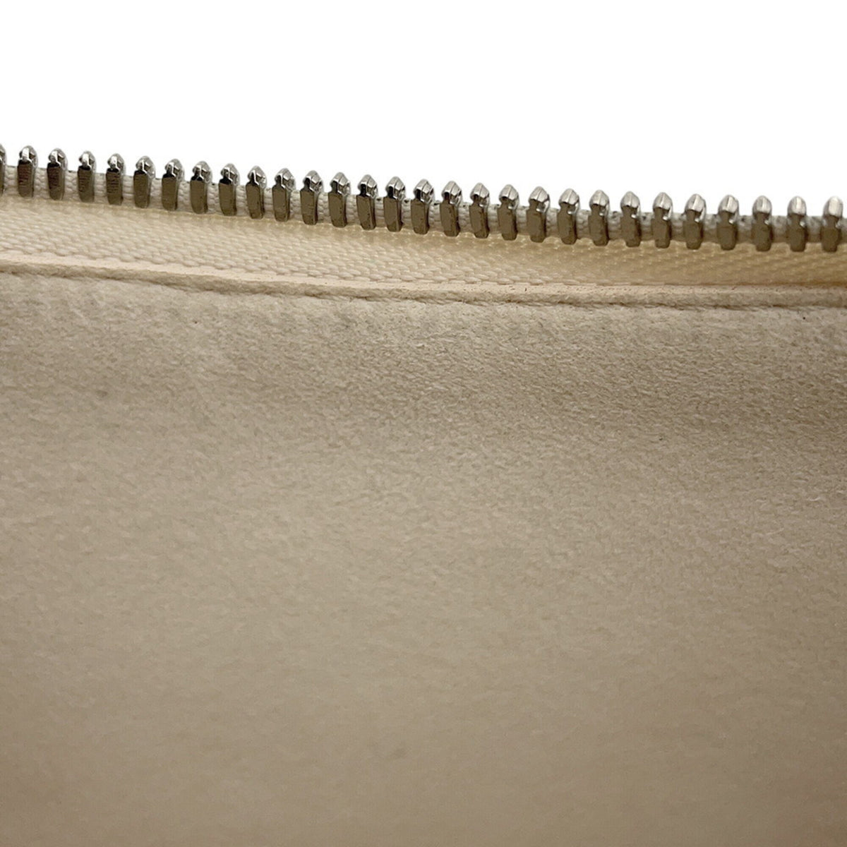 Louis Vuitton Epi Silver Epi Leather Shoulder Bag (Pre-Owned)