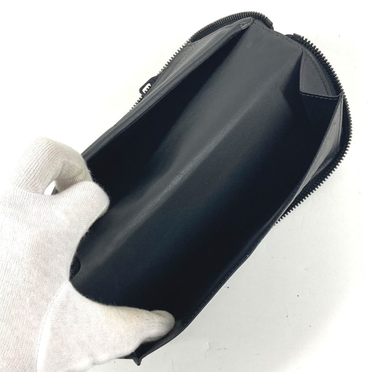 Louis Vuitton Black Long Wallet (Bi-Fold) (Pre-Owned)