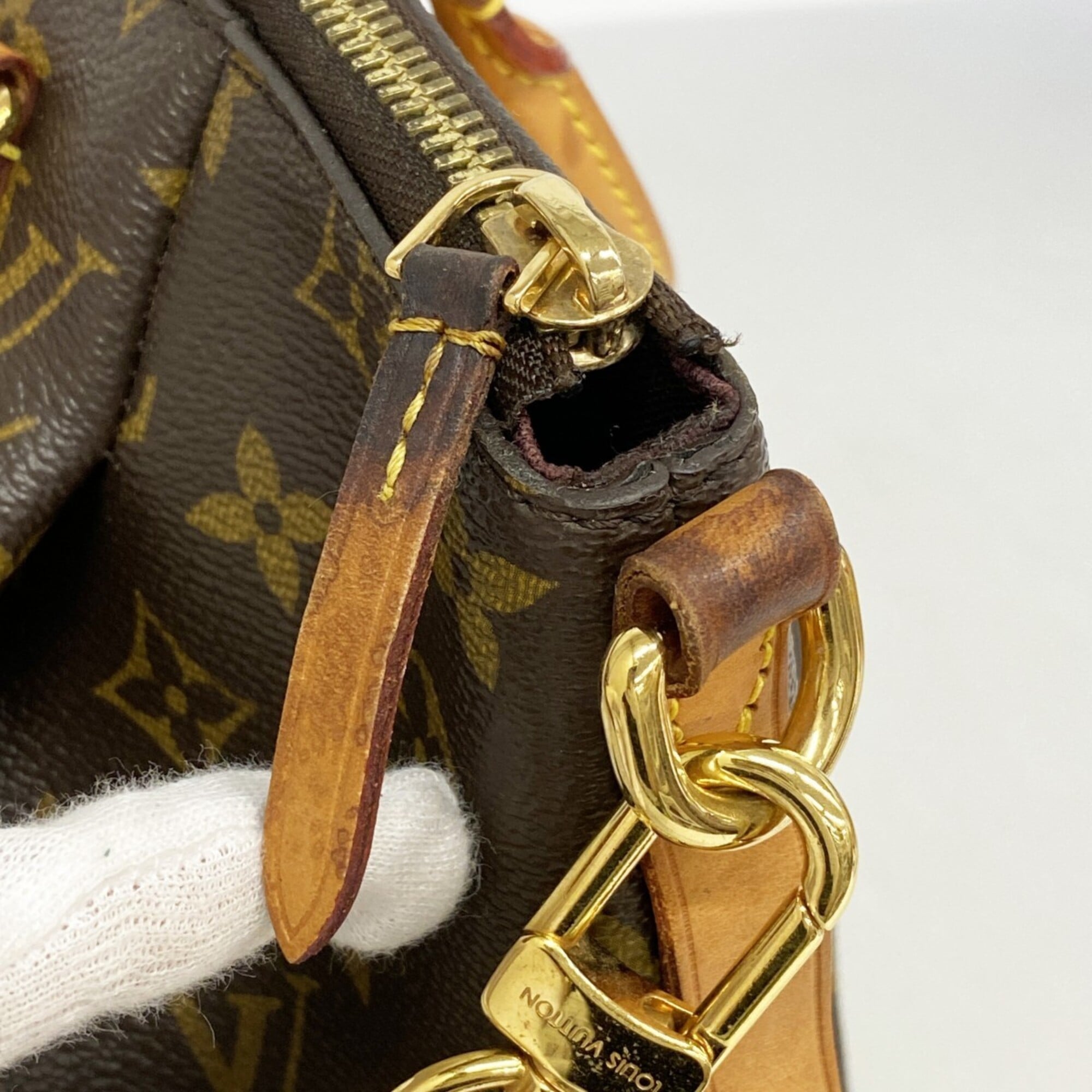 Louis Vuitton Brown Handbag (Pre-Owned)