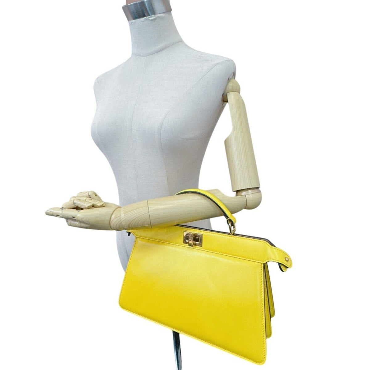 Fendi Peekaboo Yellow Leather Handbag (Pre-Owned)