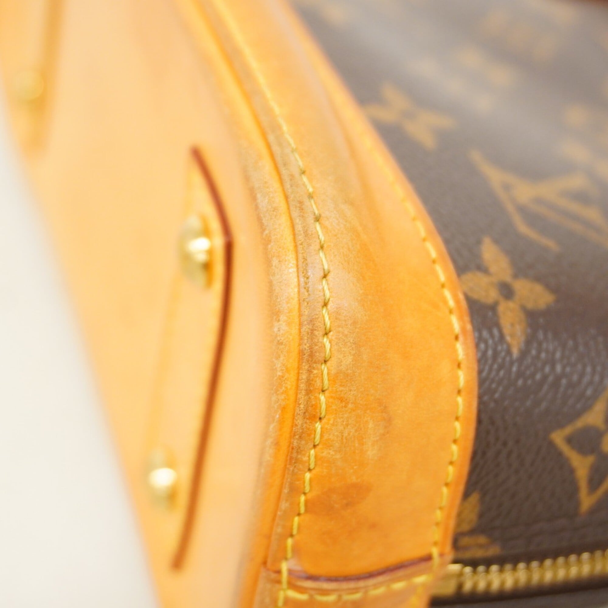 Louis Vuitton Brown Handbag (Pre-Owned)