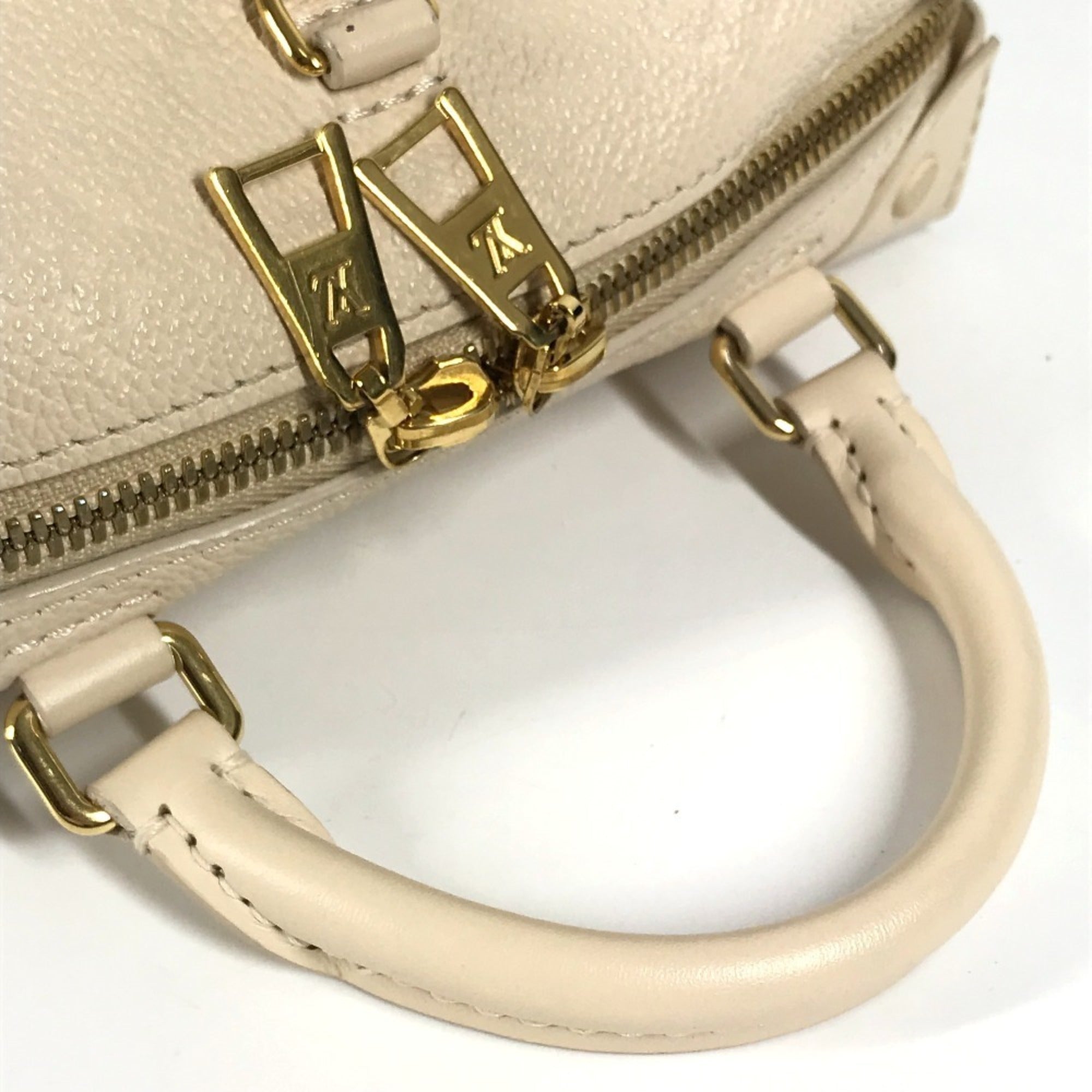 Louis Vuitton White Monogram Empreinte Handbag (Pre-Owned)