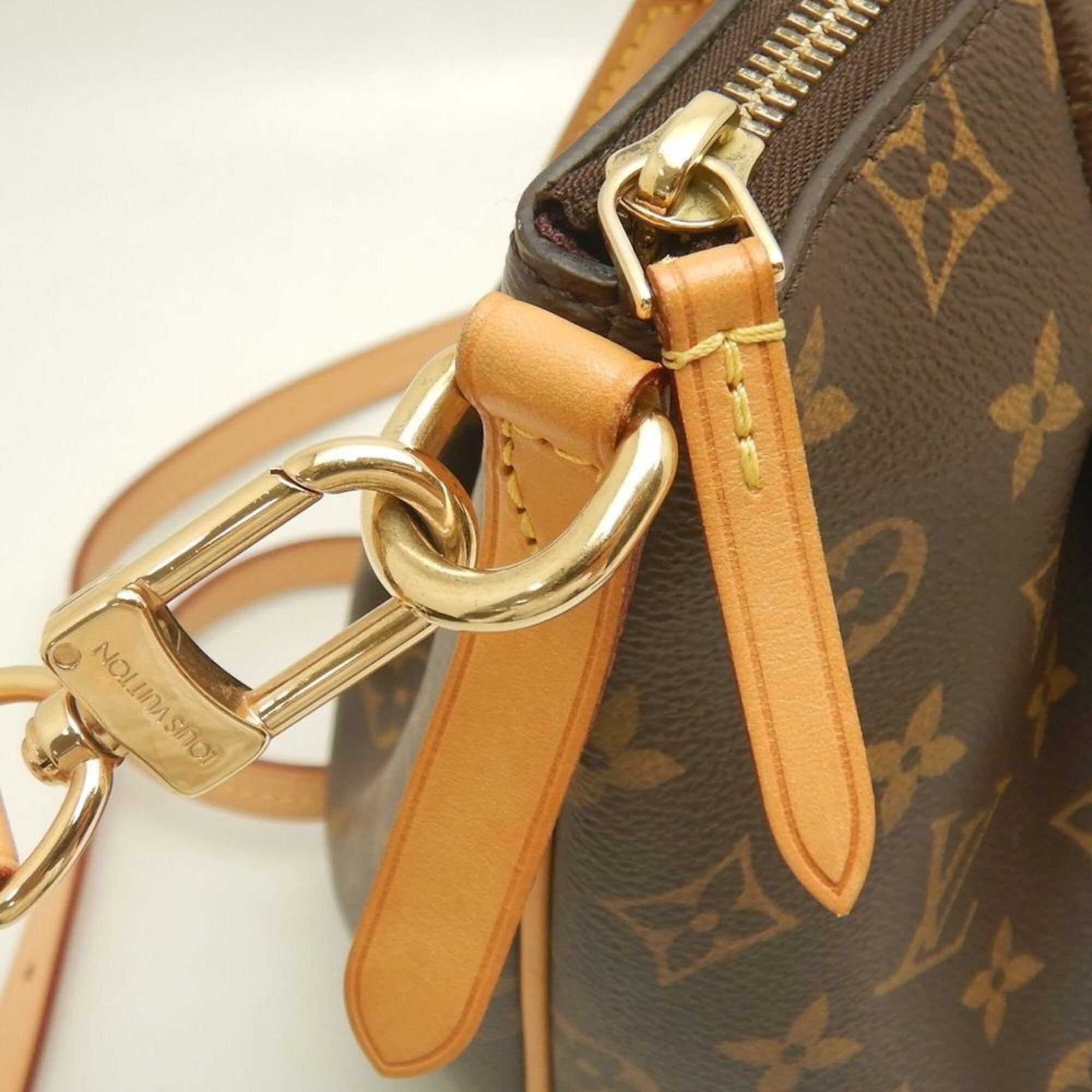 Louis Vuitton Brown Monogram Canvas Handbag (Pre-Owned)