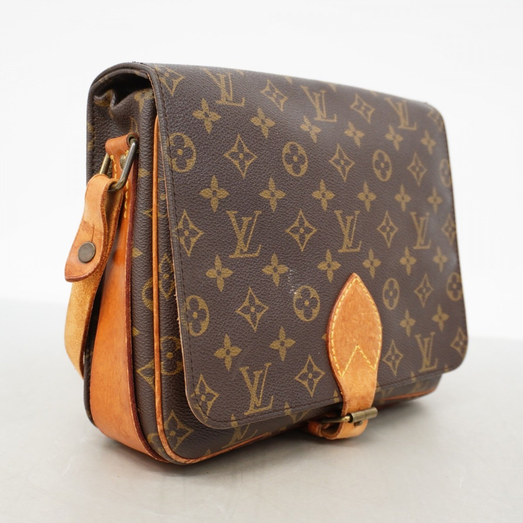 Louis Vuitton Brown Shoulder Bag (Pre-Owned)