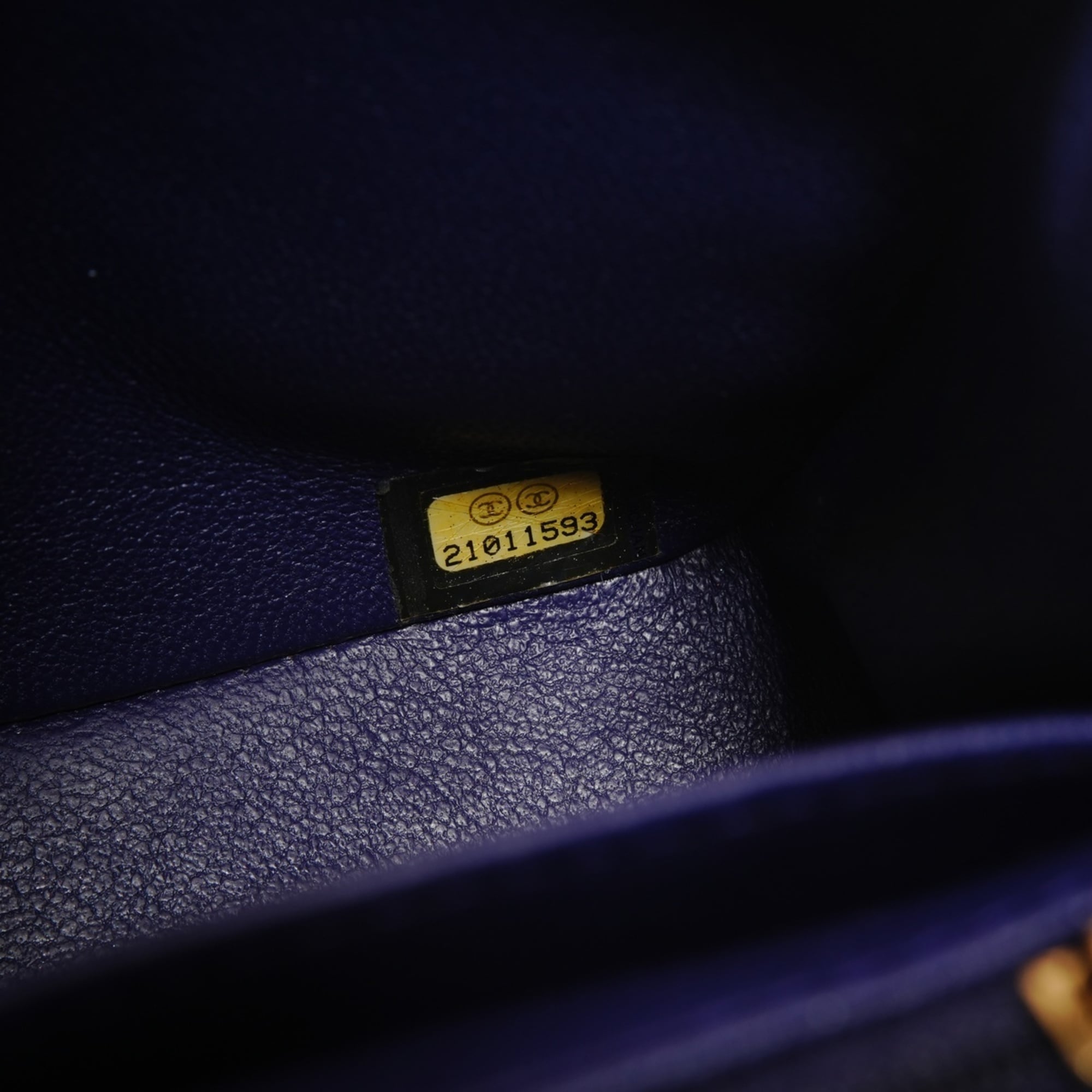 Chanel Blue Leather Shoulder Bag (Pre-Owned)