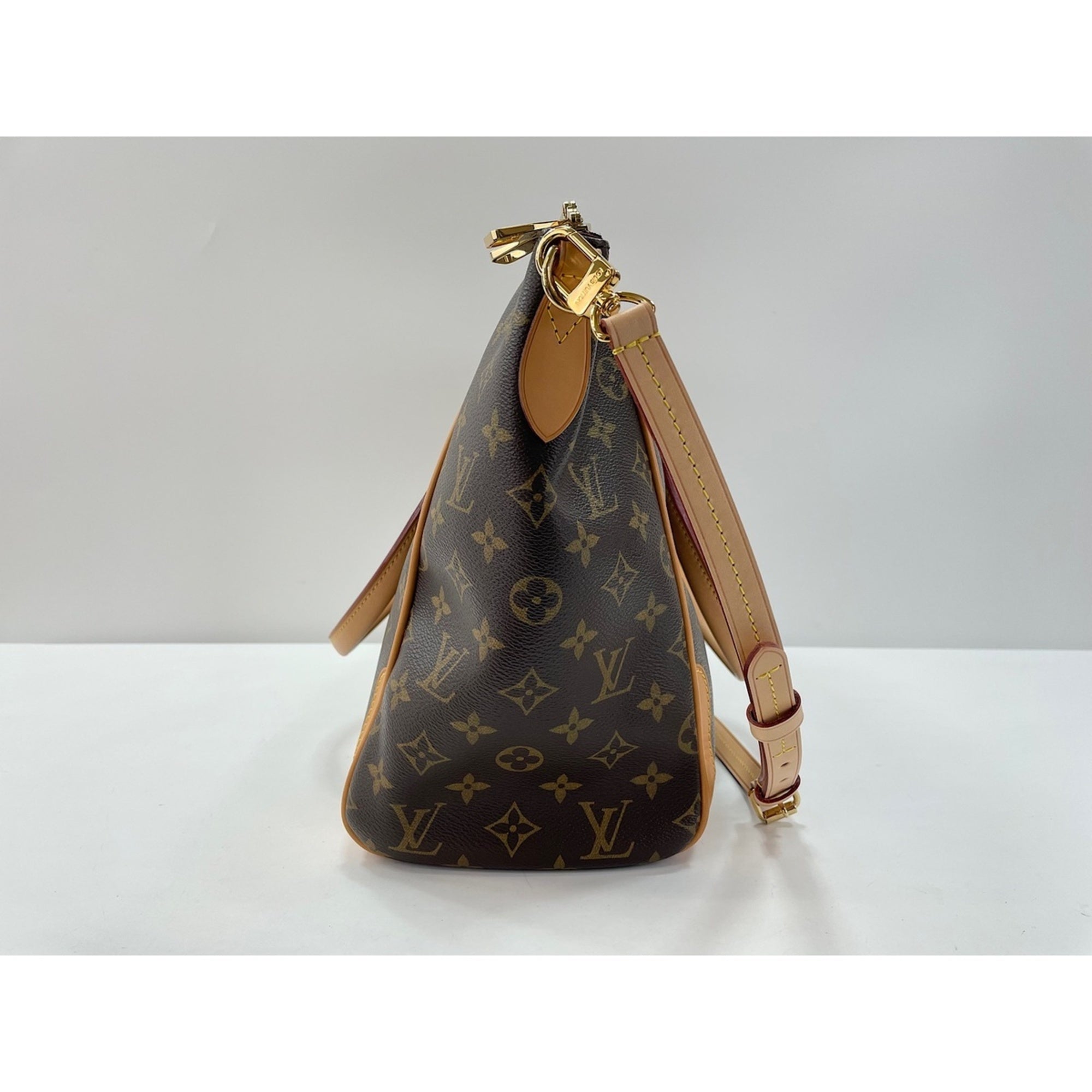 Louis Vuitton Brown Shoulder Bag (Pre-Owned)