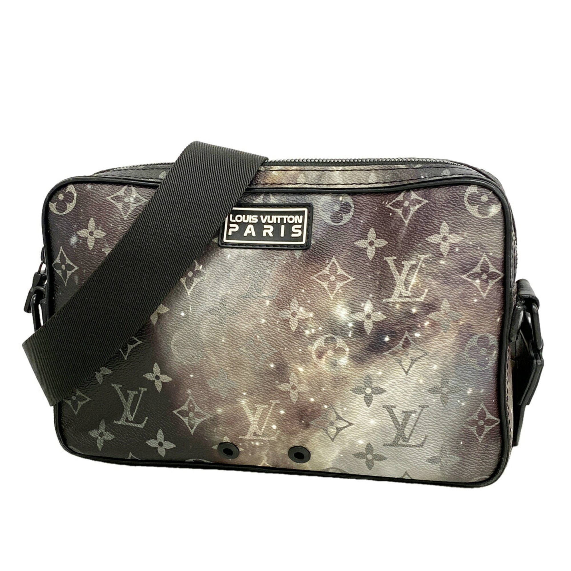 Louis Vuitton Black Shoulder Bag (Pre-Owned)