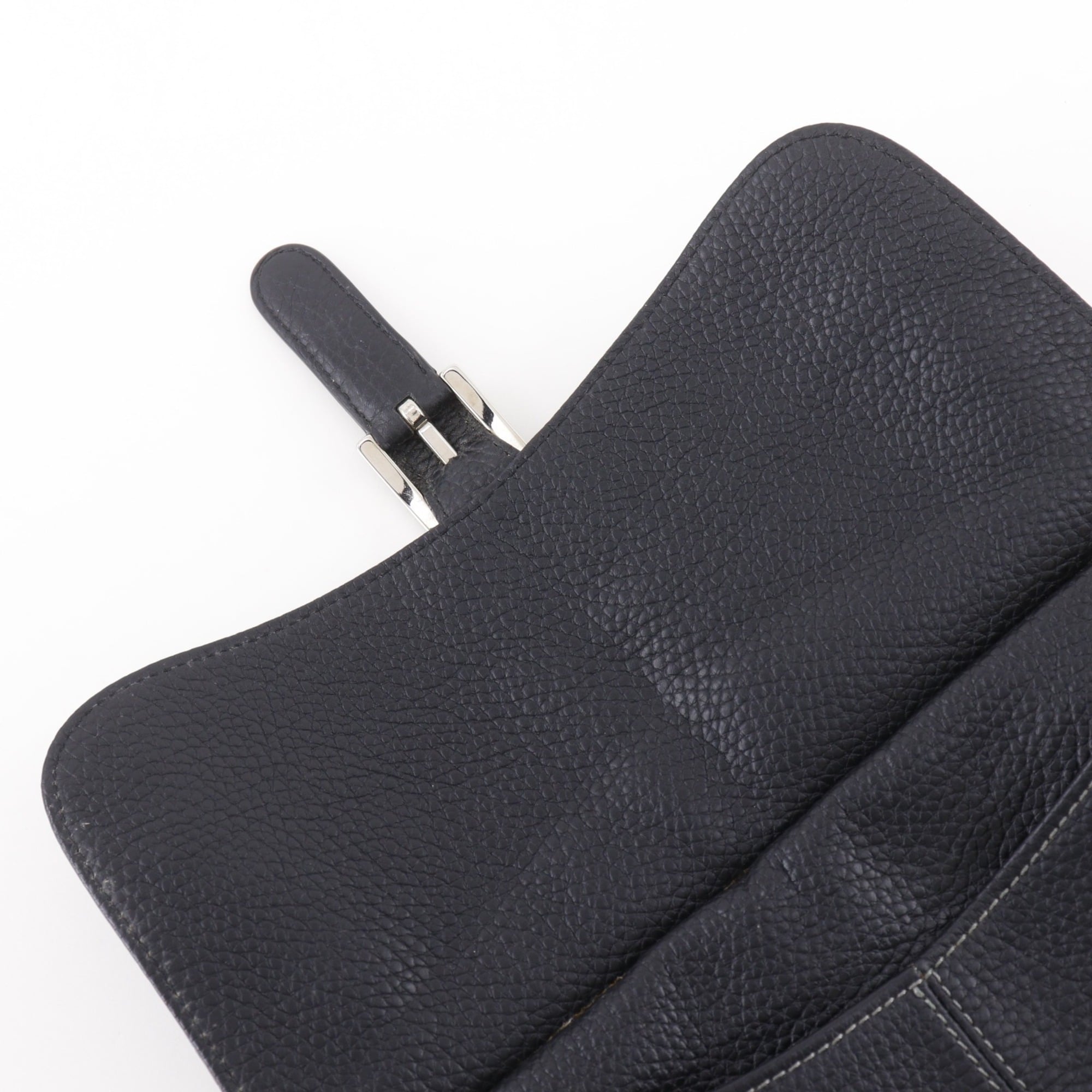 Loewe Black Leather Shoulder Bag (Pre-Owned)