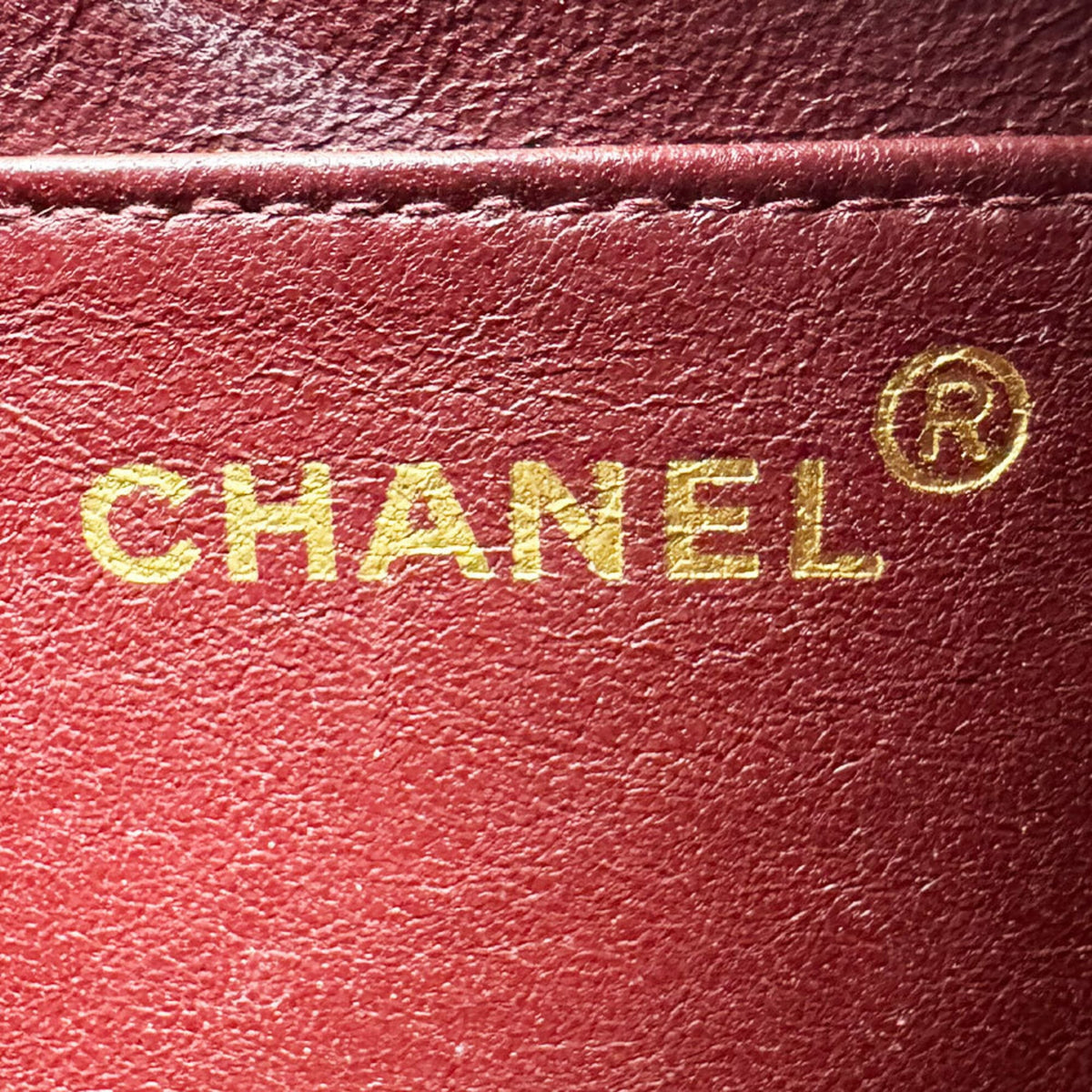 Chanel Black Leather Shoulder Bag (Pre-Owned)