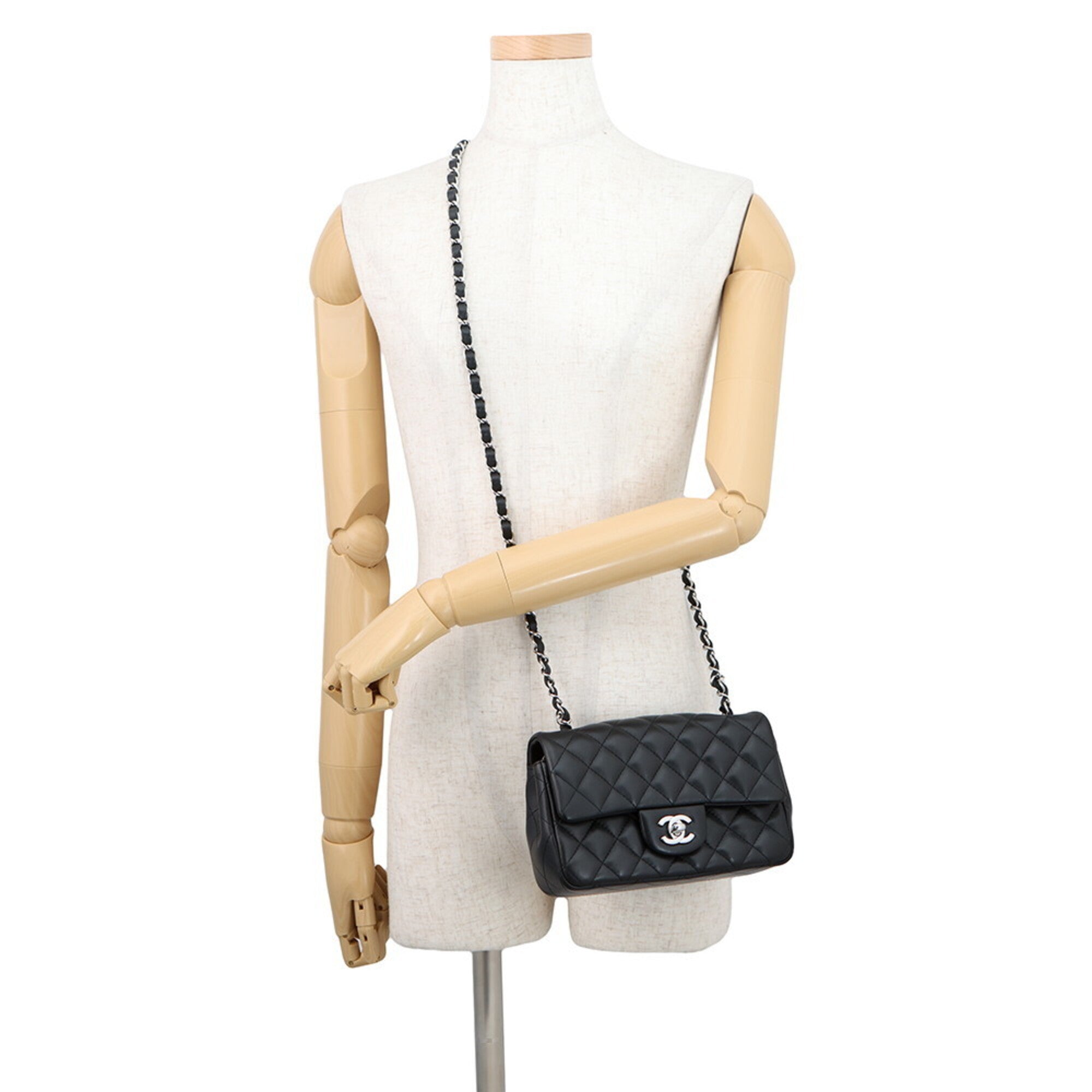 Chanel Black Leather Handbag Shoulder Bag (Pre-Owned)