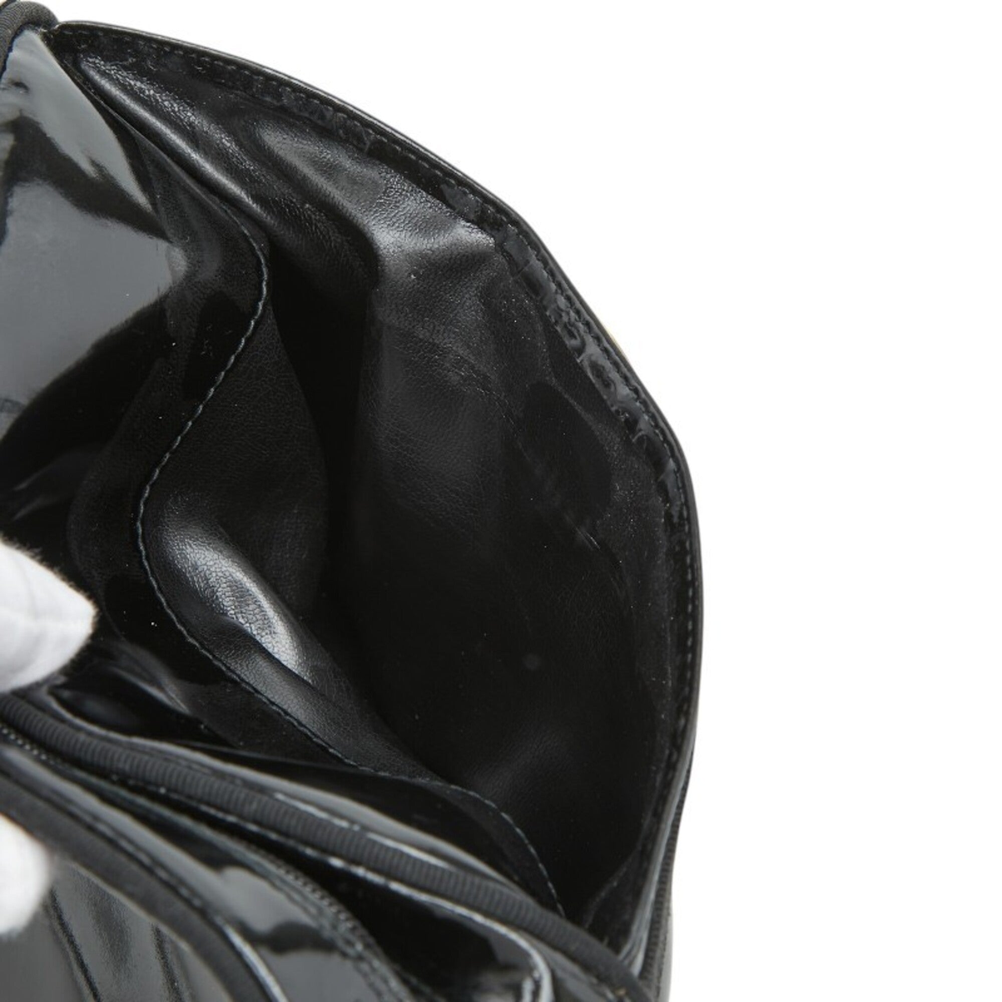 Salvatore Ferragamo Black Leather Shoulder Bag (Pre-Owned)