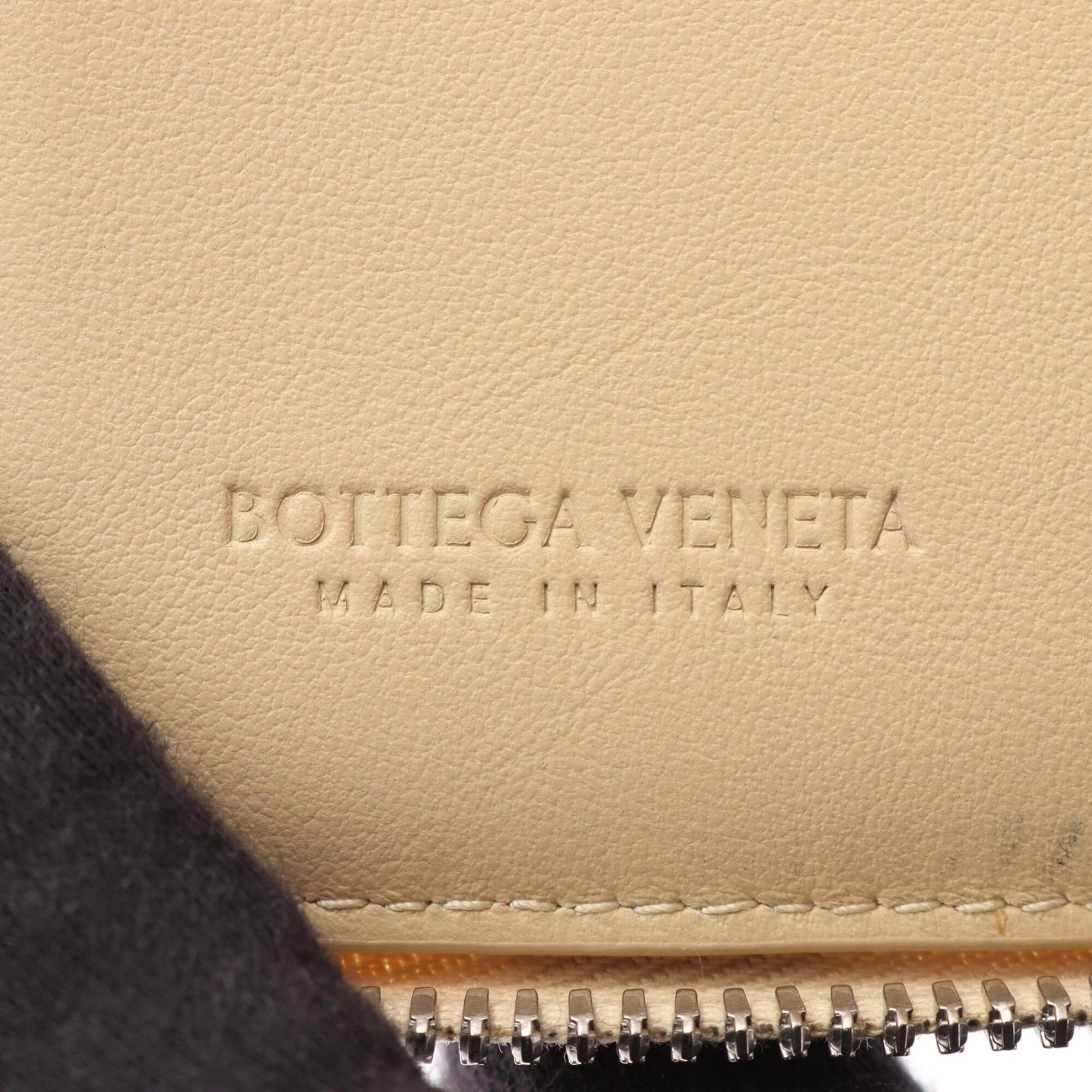 Bottega Veneta Intrecciato Beige Intrecciato Wallet (Bi-Fold) (Pre-Owned)