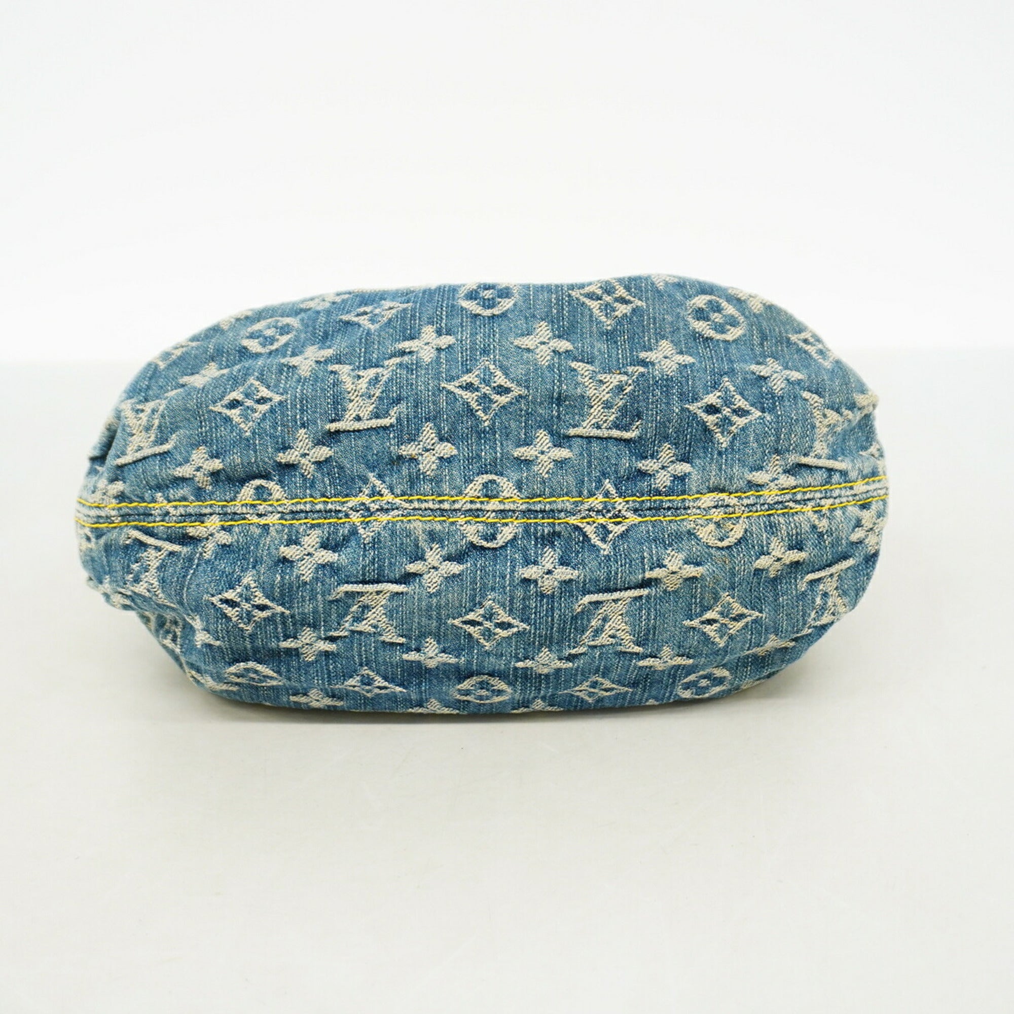 Louis Vuitton Blue Handbag (Pre-Owned)