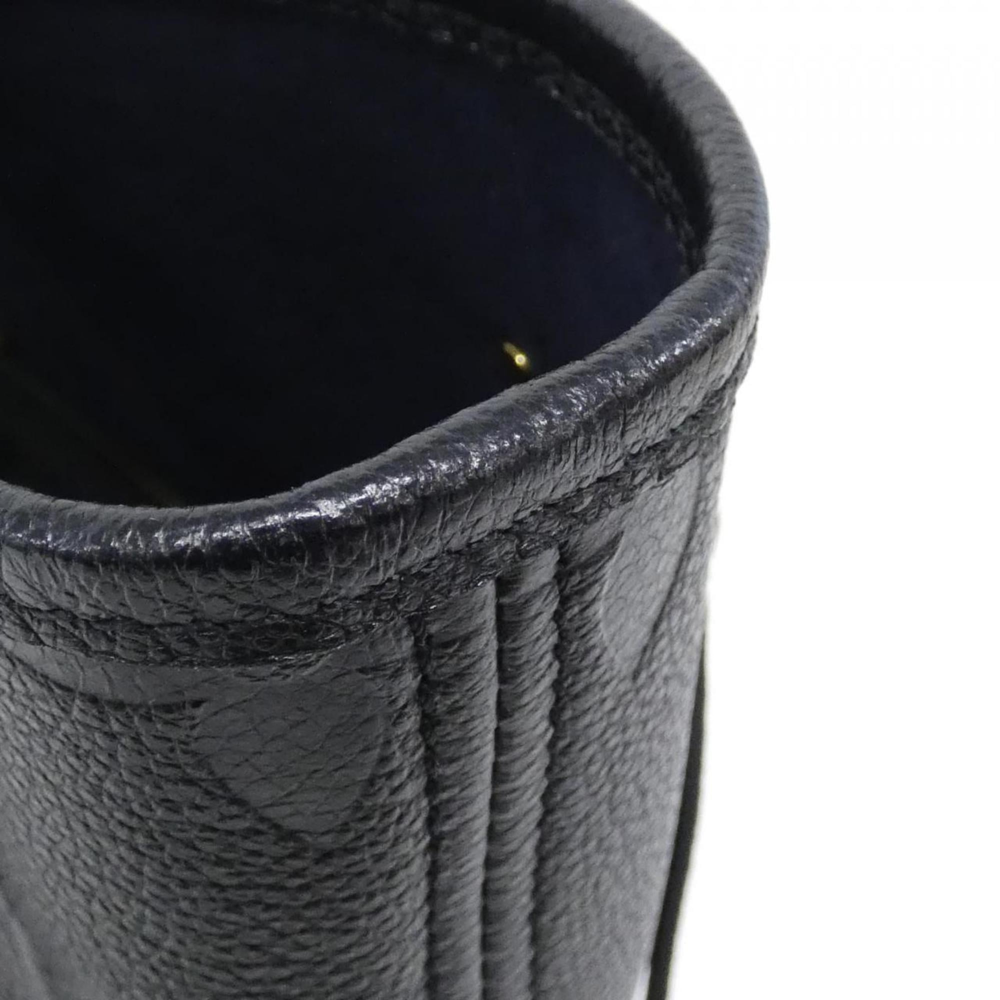 Louis Vuitton Black Leather Handbag (Pre-Owned)