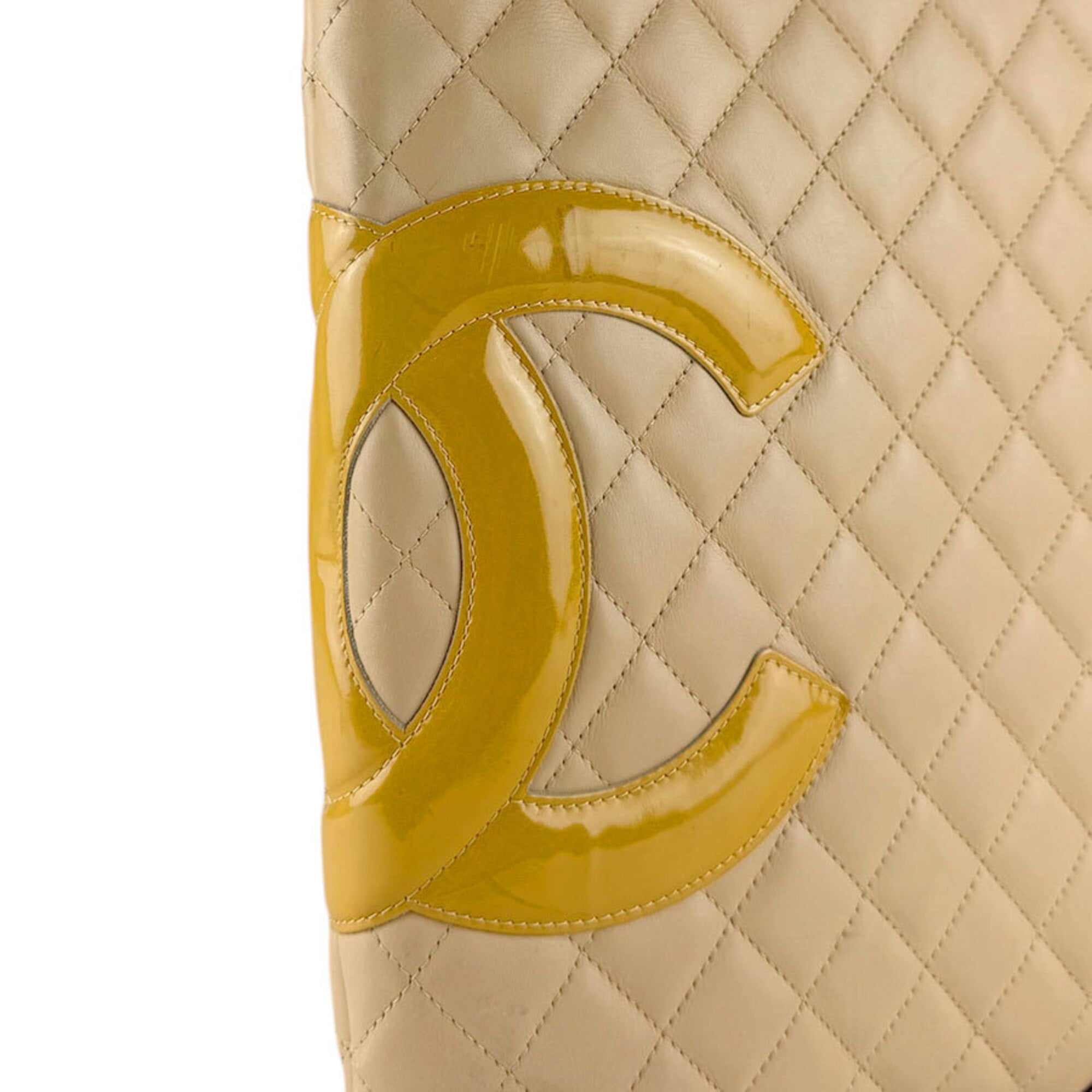Chanel Beige Leather Handbag (Pre-Owned)