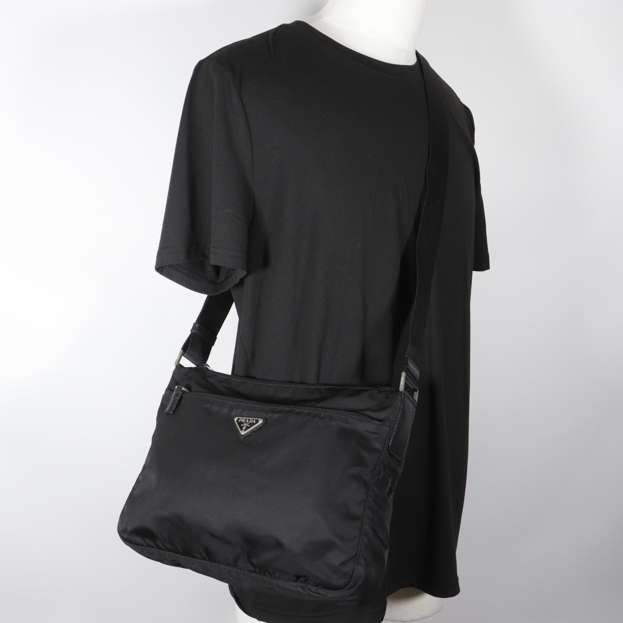 Prada Black Nylon Shoulder Bag (Pre-Owned)