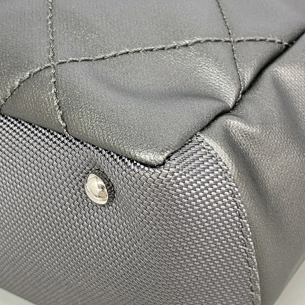 Chanel Ivory Silver Canvas Tote Bag (Pre-Owned)
