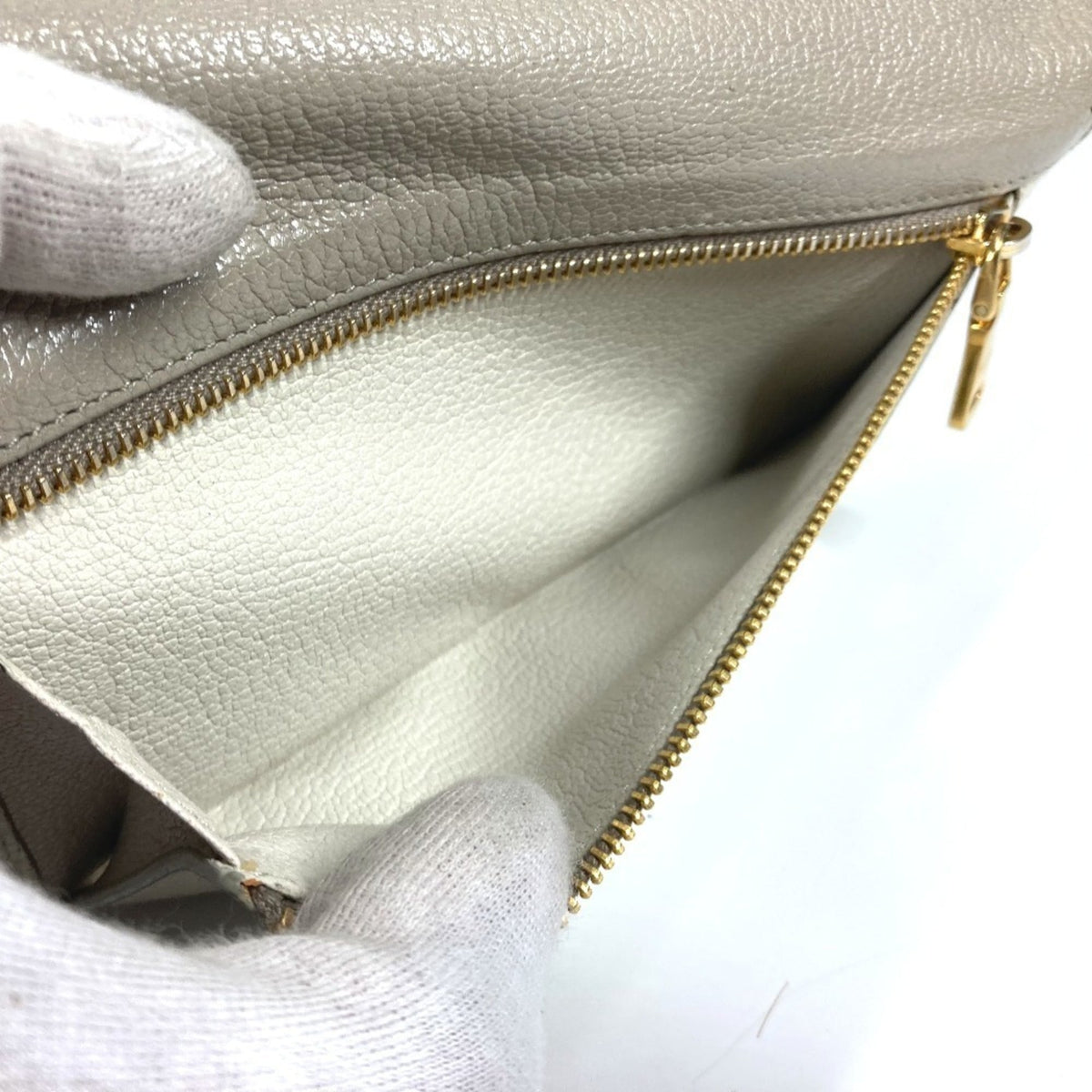 Miu Miu Gray White Leather Long Wallet (Bi-Fold) (Pre-Owned)