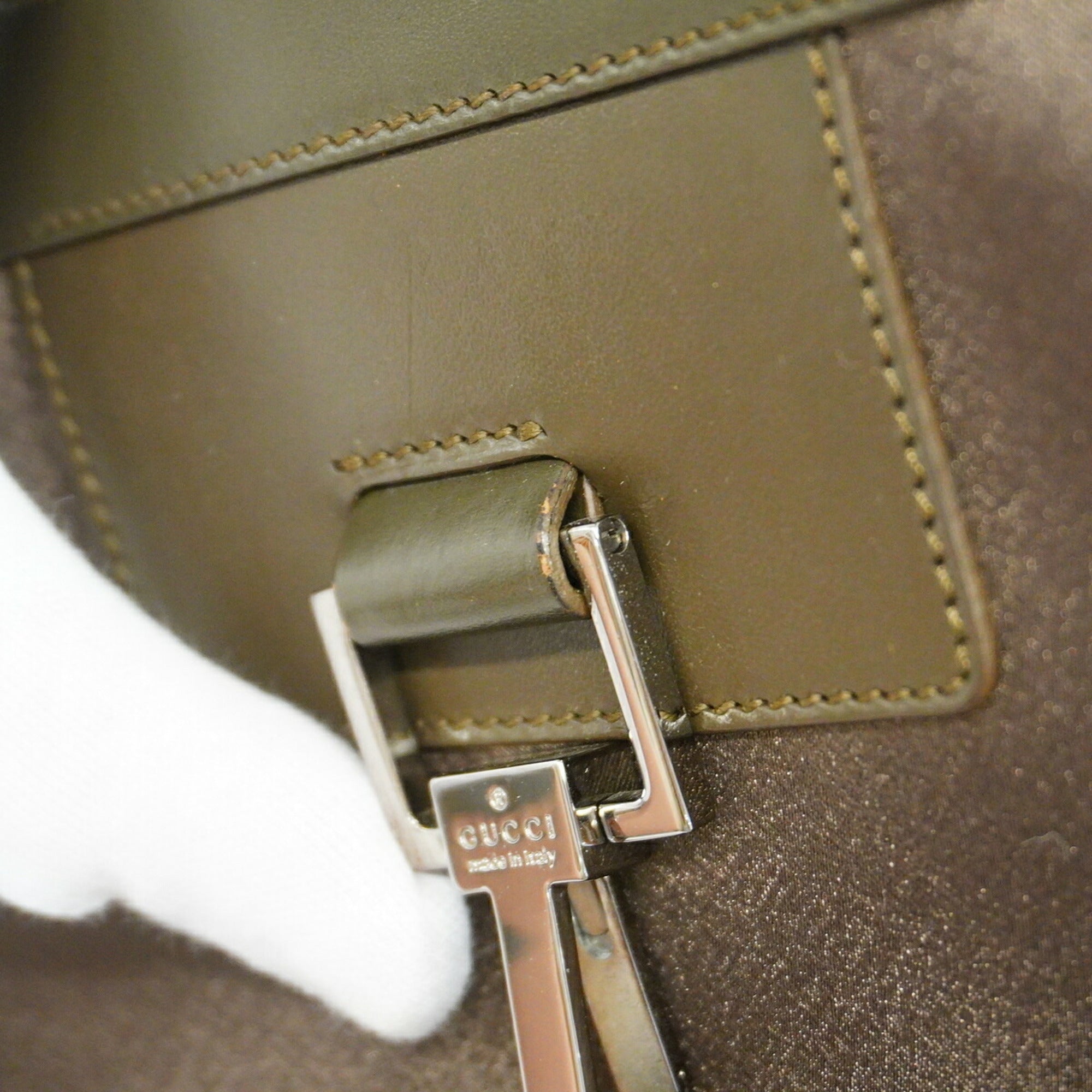 Gucci Khaki Nylon Handbag (Pre-Owned)