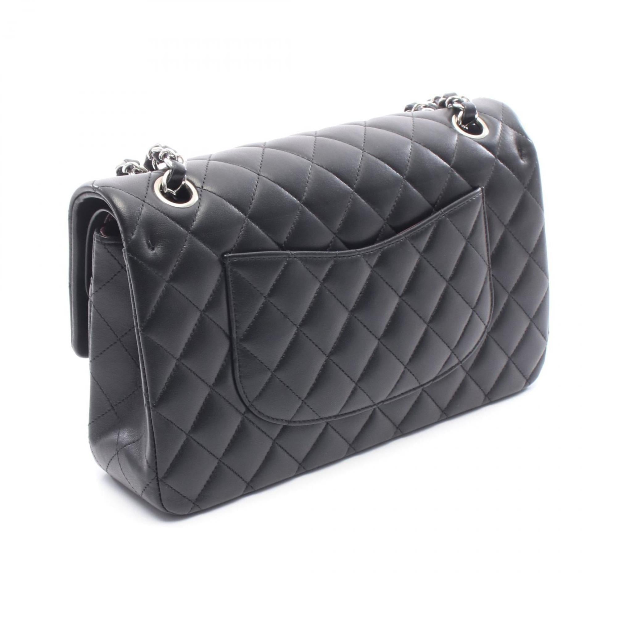 Chanel Black Leather Shoulder Bag (Pre-Owned)