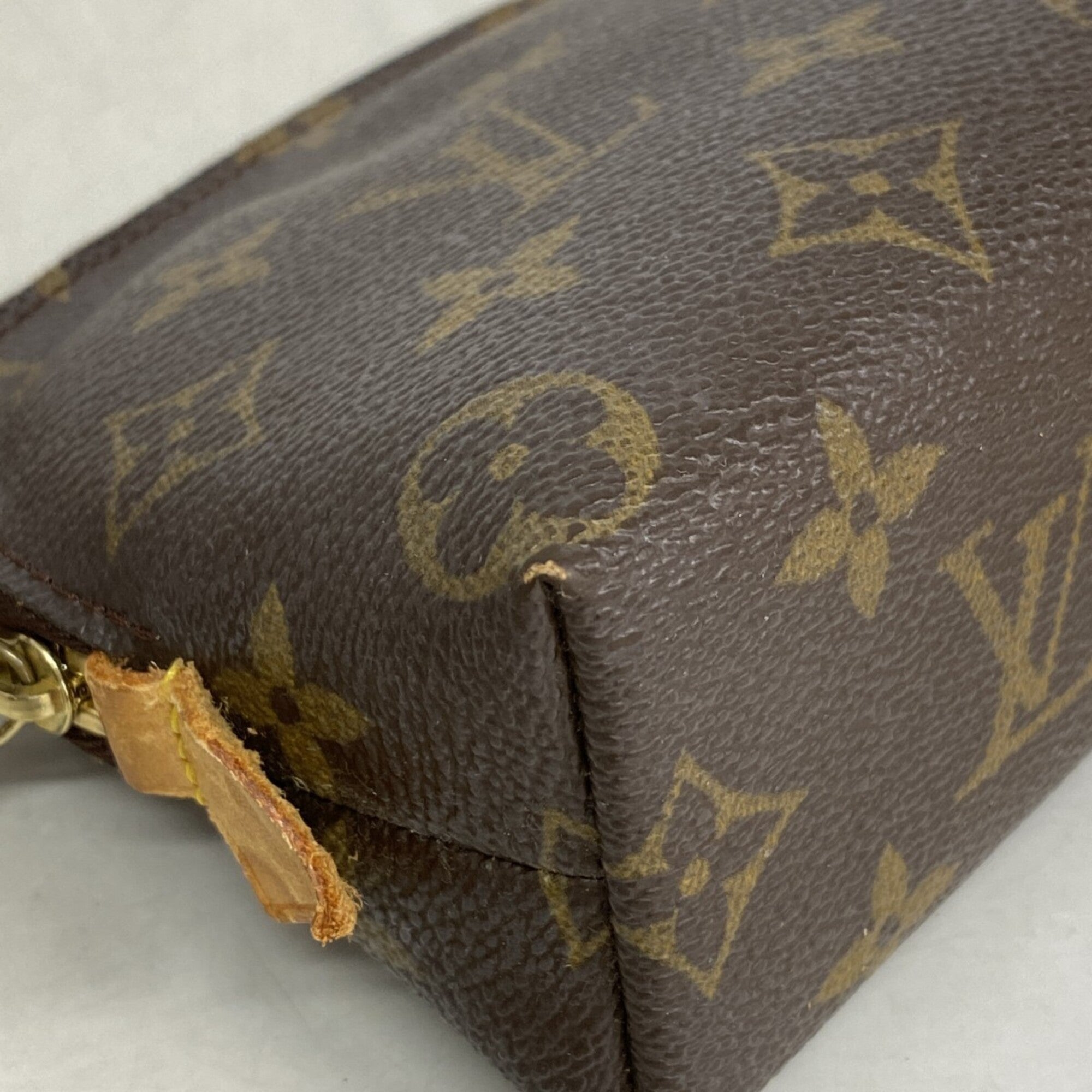 Louis Vuitton Brown Pouch (Pre-Owned)