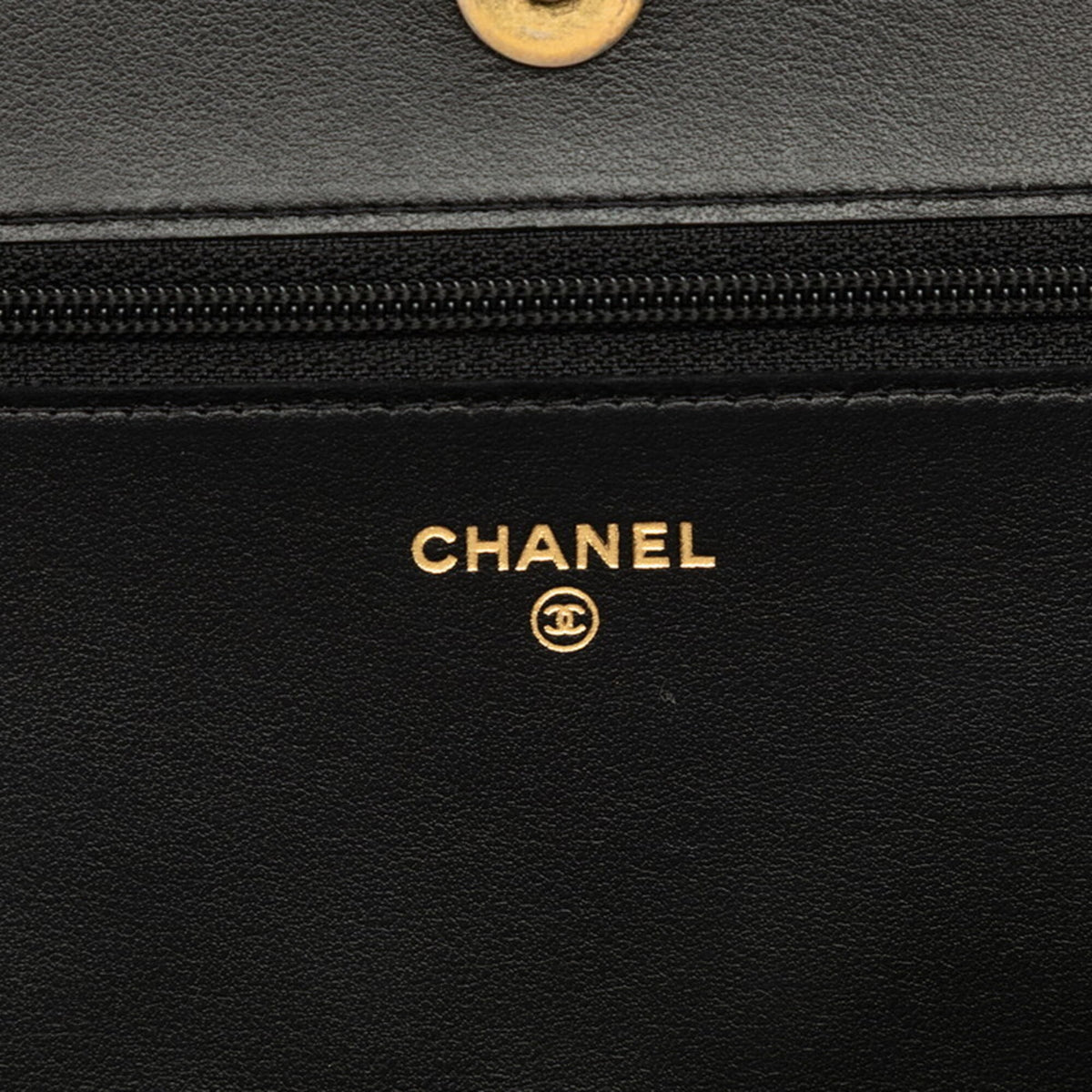 Chanel Black Grained Calfskin Shoulder Bag (Pre-Owned)