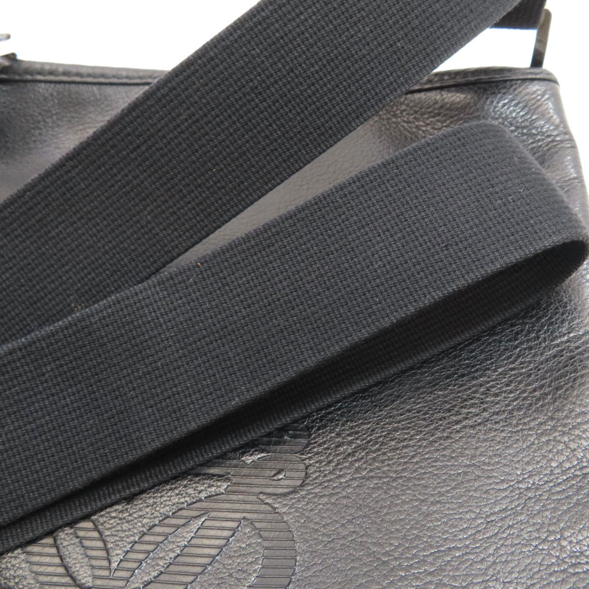 Loewe Black Leather Shoulder Bag (Pre-Owned)