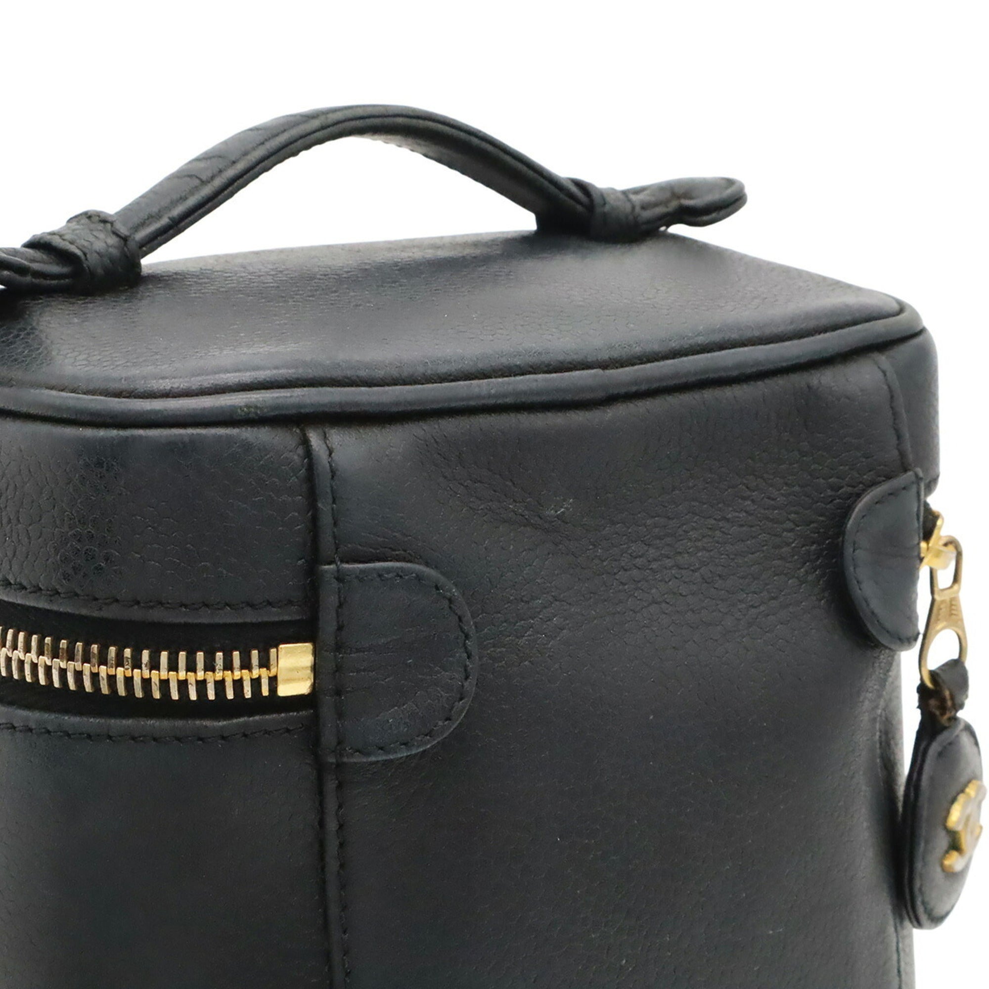 Chanel Black White Grained Calfskin Handbag Pouch Vanity Bag (Pre-Owned)
