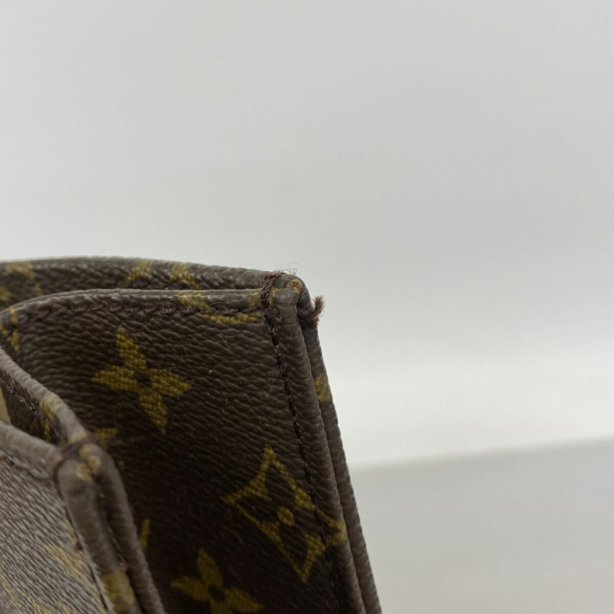 Louis Vuitton Brown Tote Bag (Pre-Owned)