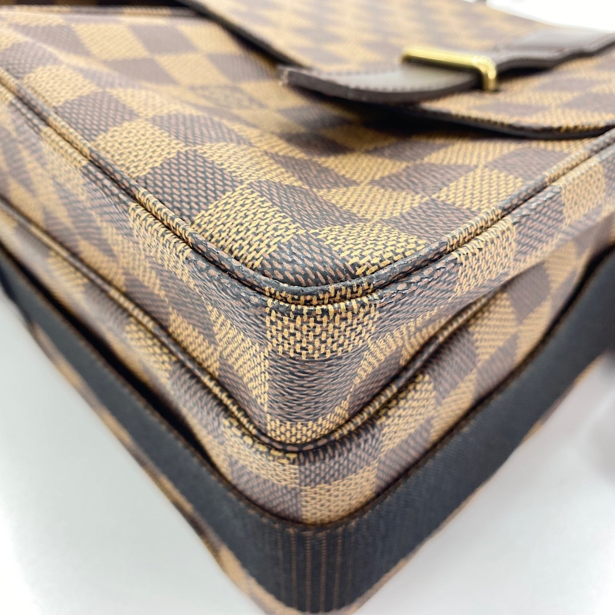 Louis Vuitton Brown Shoulder Bag (Pre-Owned)