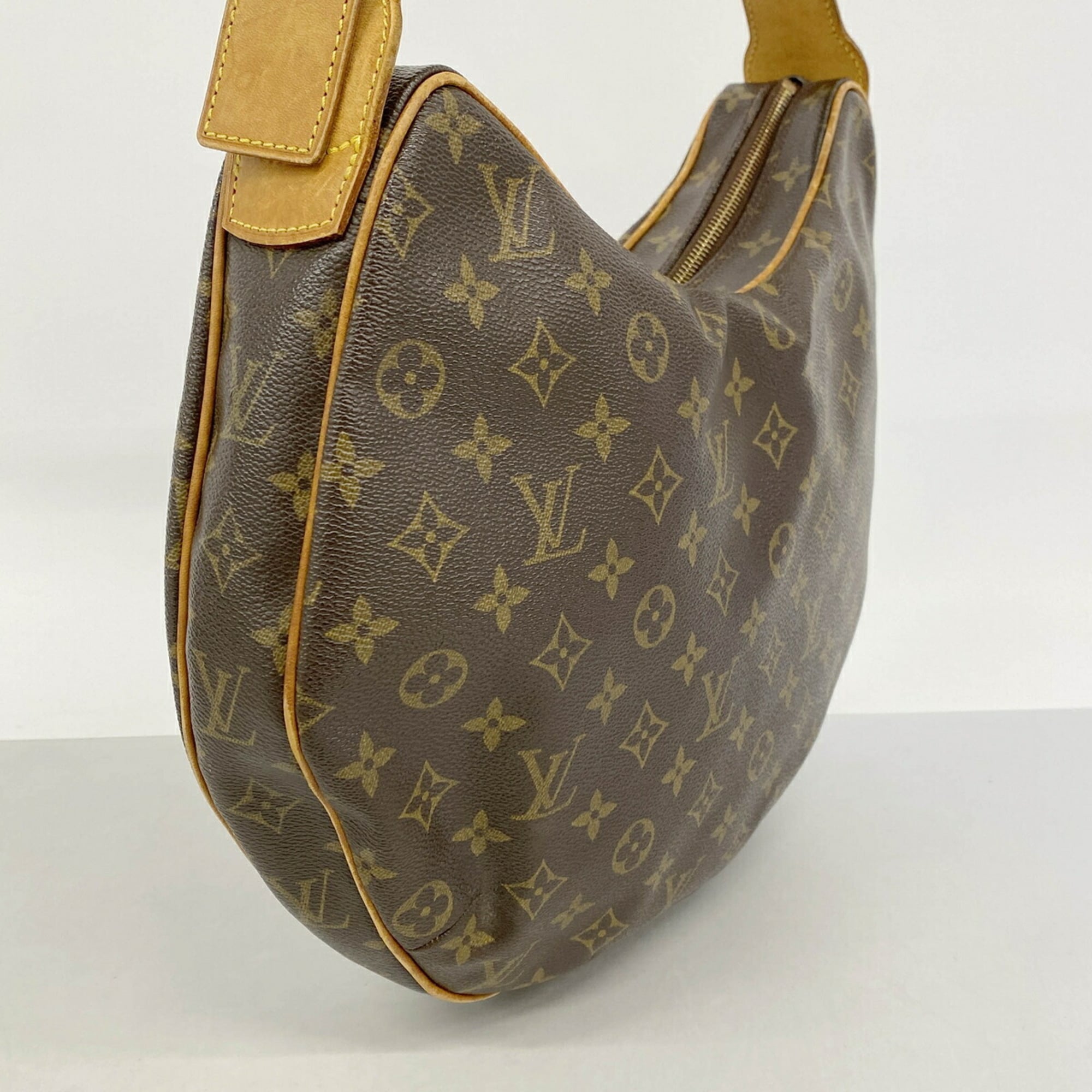 Louis Vuitton Brown Shoulder Bag (Pre-Owned)