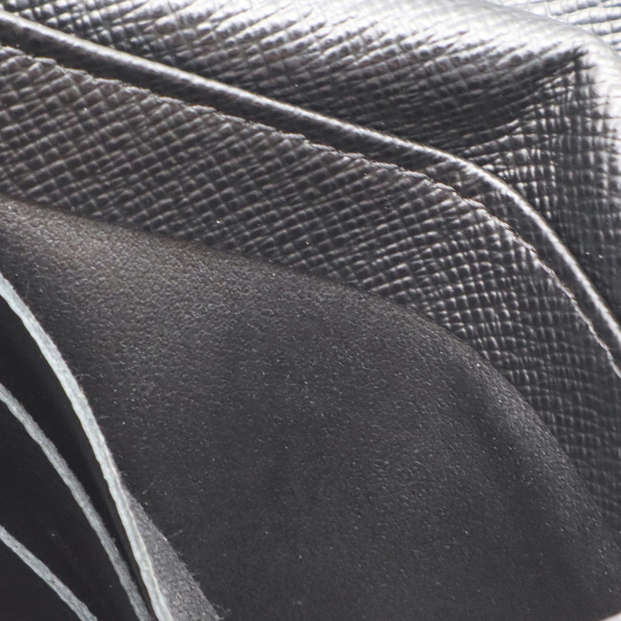 Louis Vuitton Black Noir Epi Leather Long Wallet (Bi-Fold) (Pre-Owned)