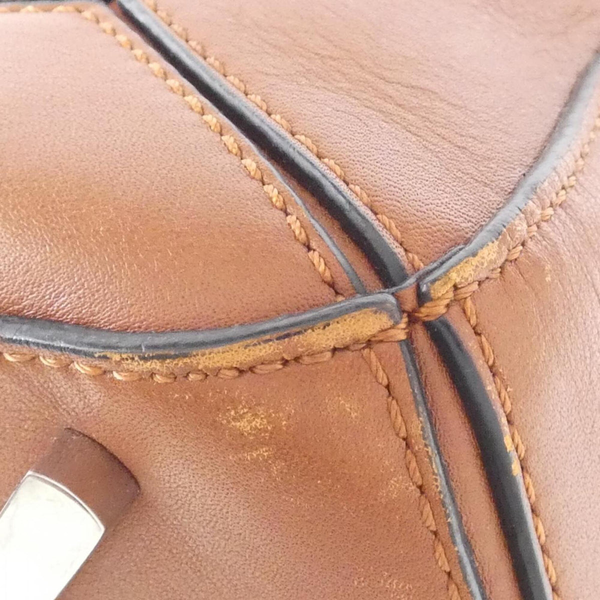 Loewe Brown Leather Shoulder Bag (Pre-Owned)