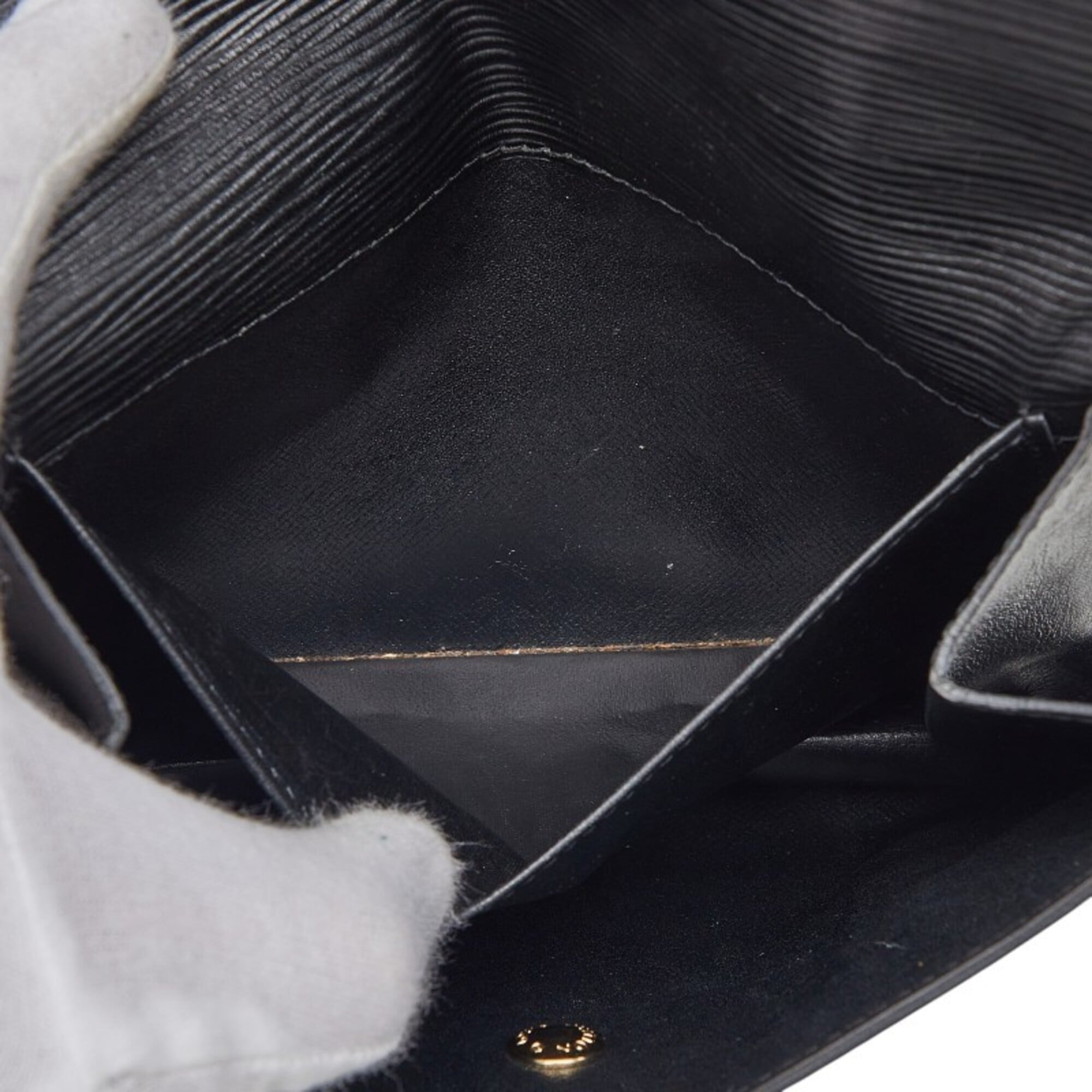 Louis Vuitton Epi Black Leather Shoulder Bag (Pre-Owned)