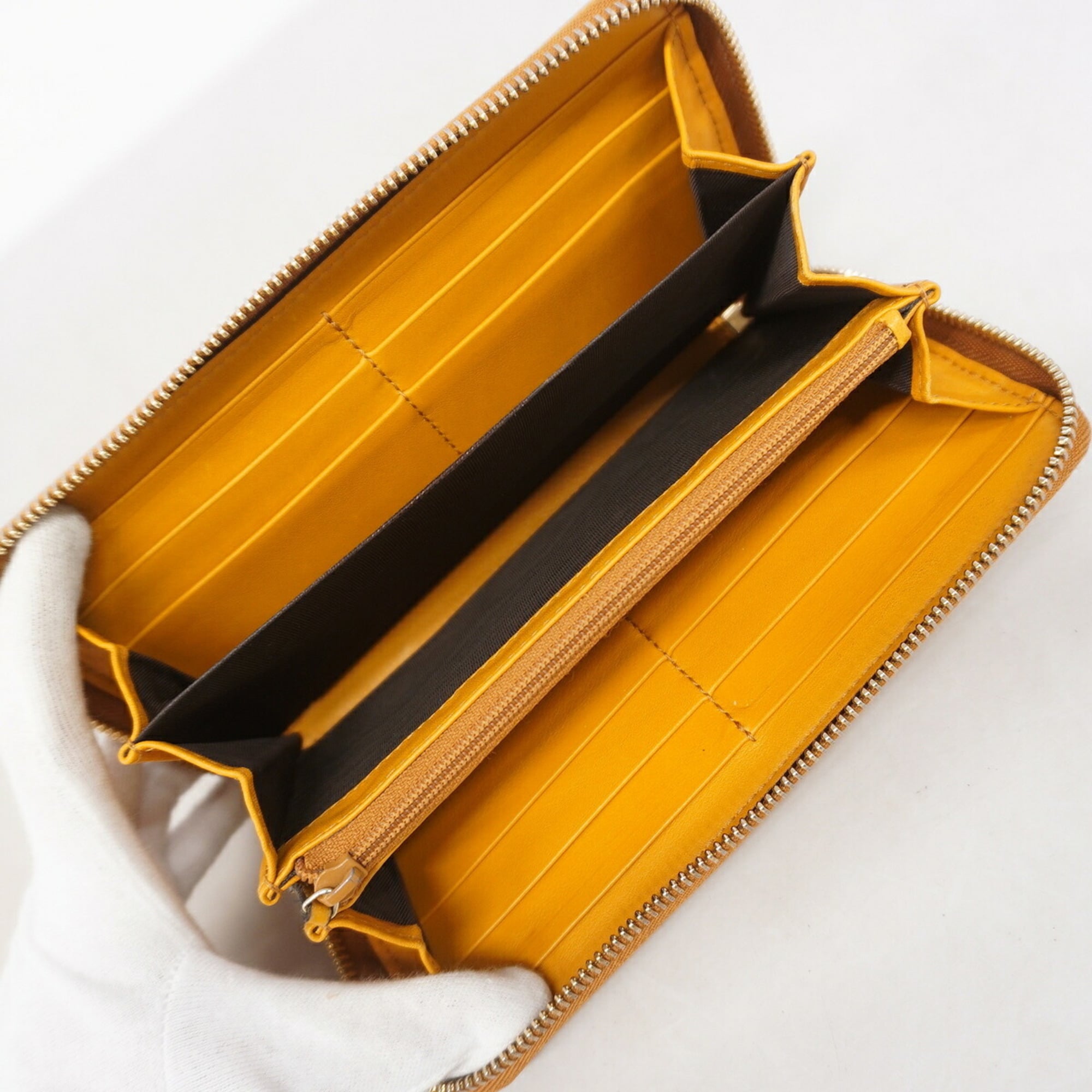 Gucci Yellow Leather Long Wallet (Bi-Fold) (Pre-Owned)