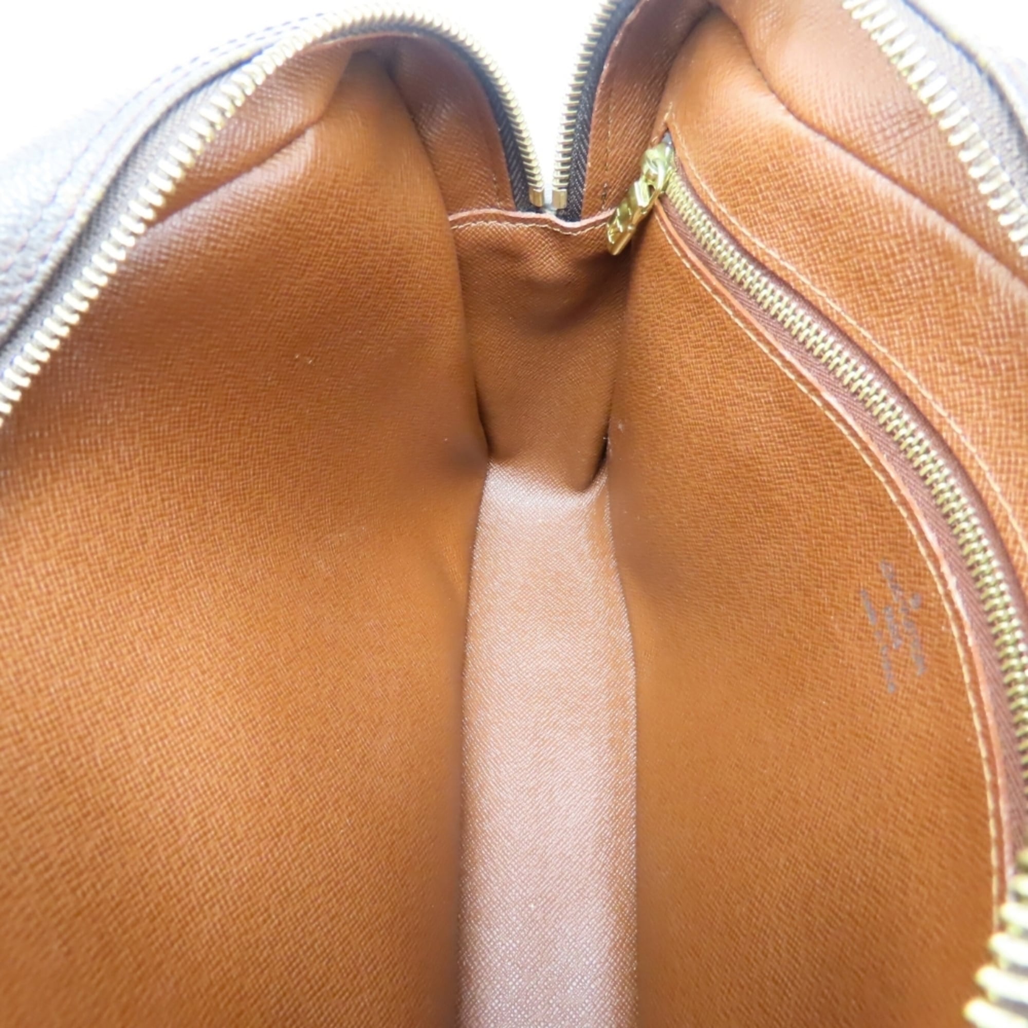 Louis Vuitton Brown Monogram Monogram Shoulder Bag (Pre-Owned)