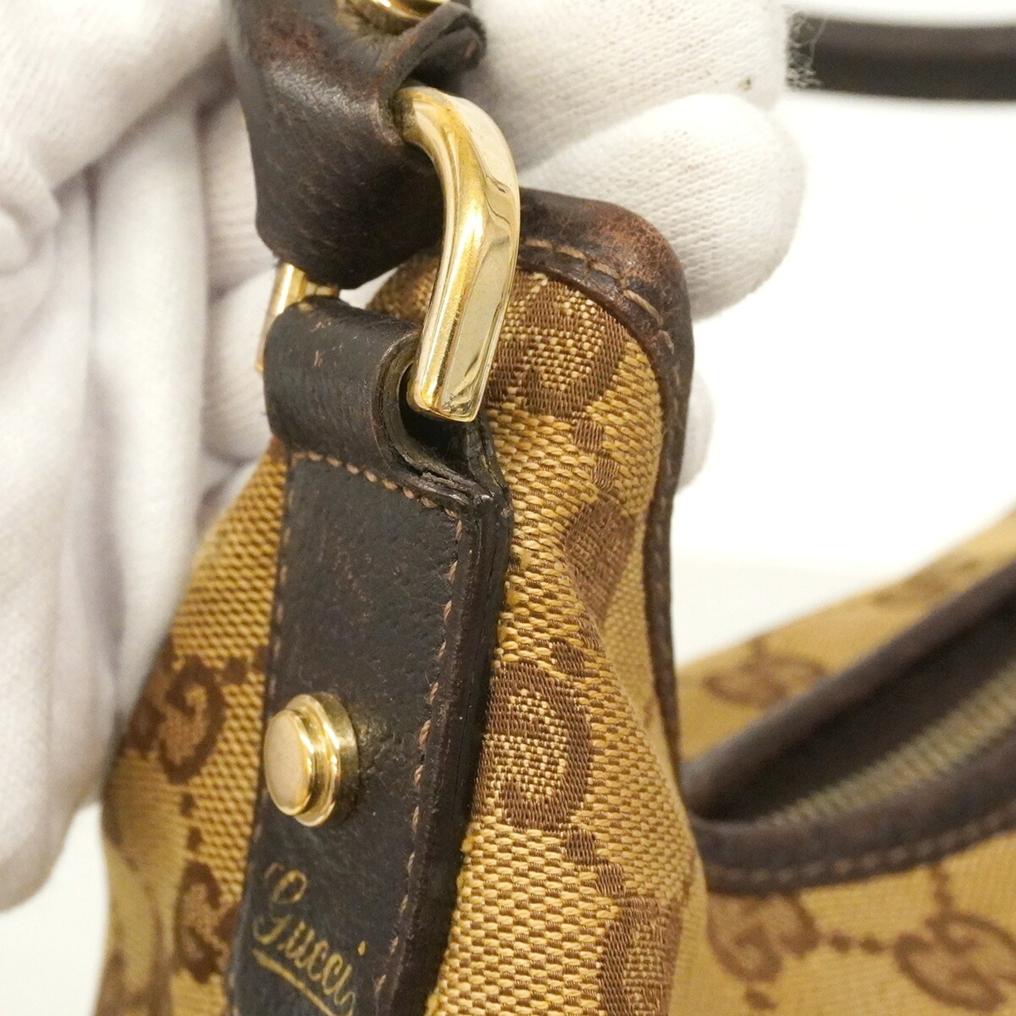 Gucci Beige Canvas Shoulder Bag (Pre-Owned)